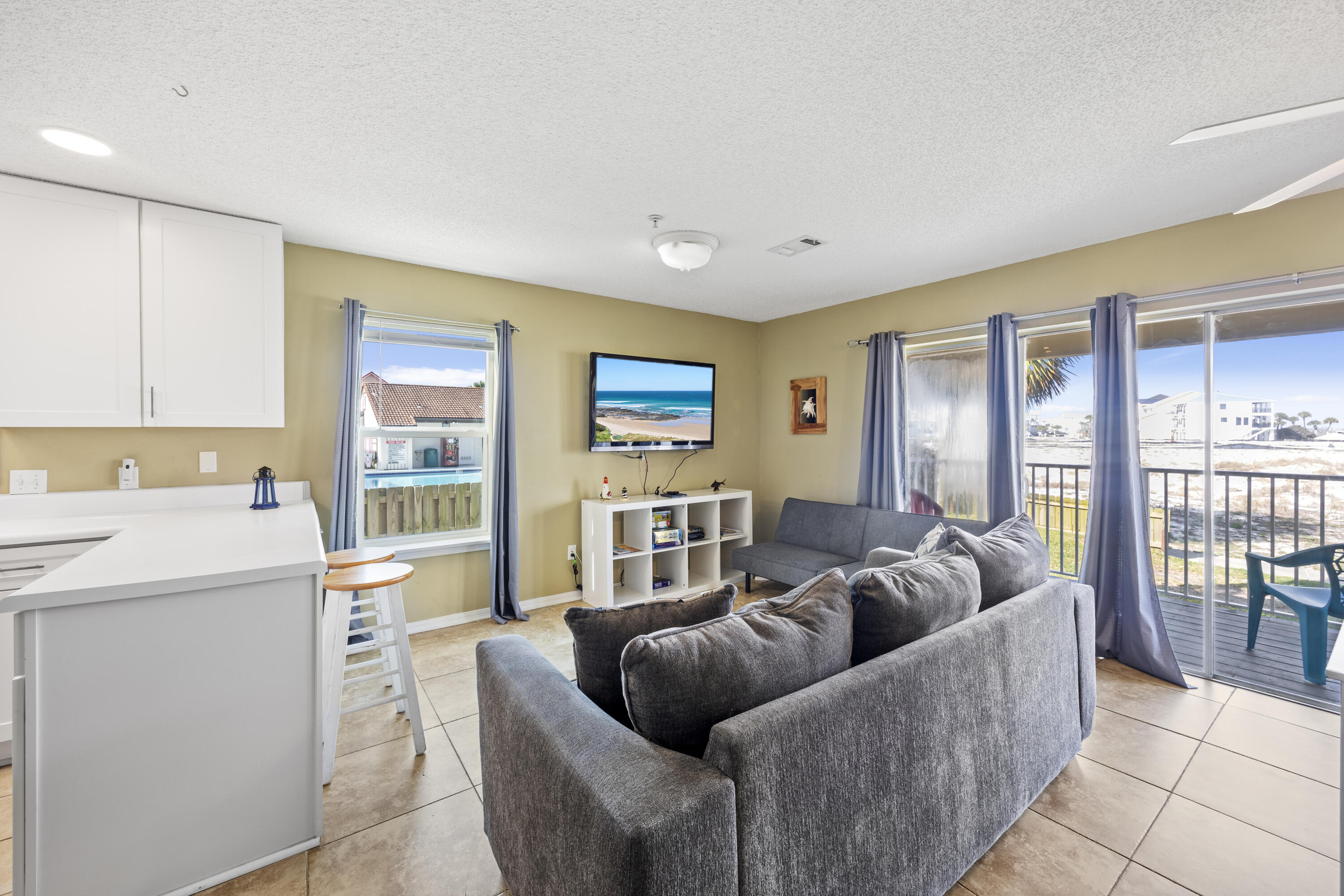 SUNSET HARBOUR VILLAS CONDO - Residential