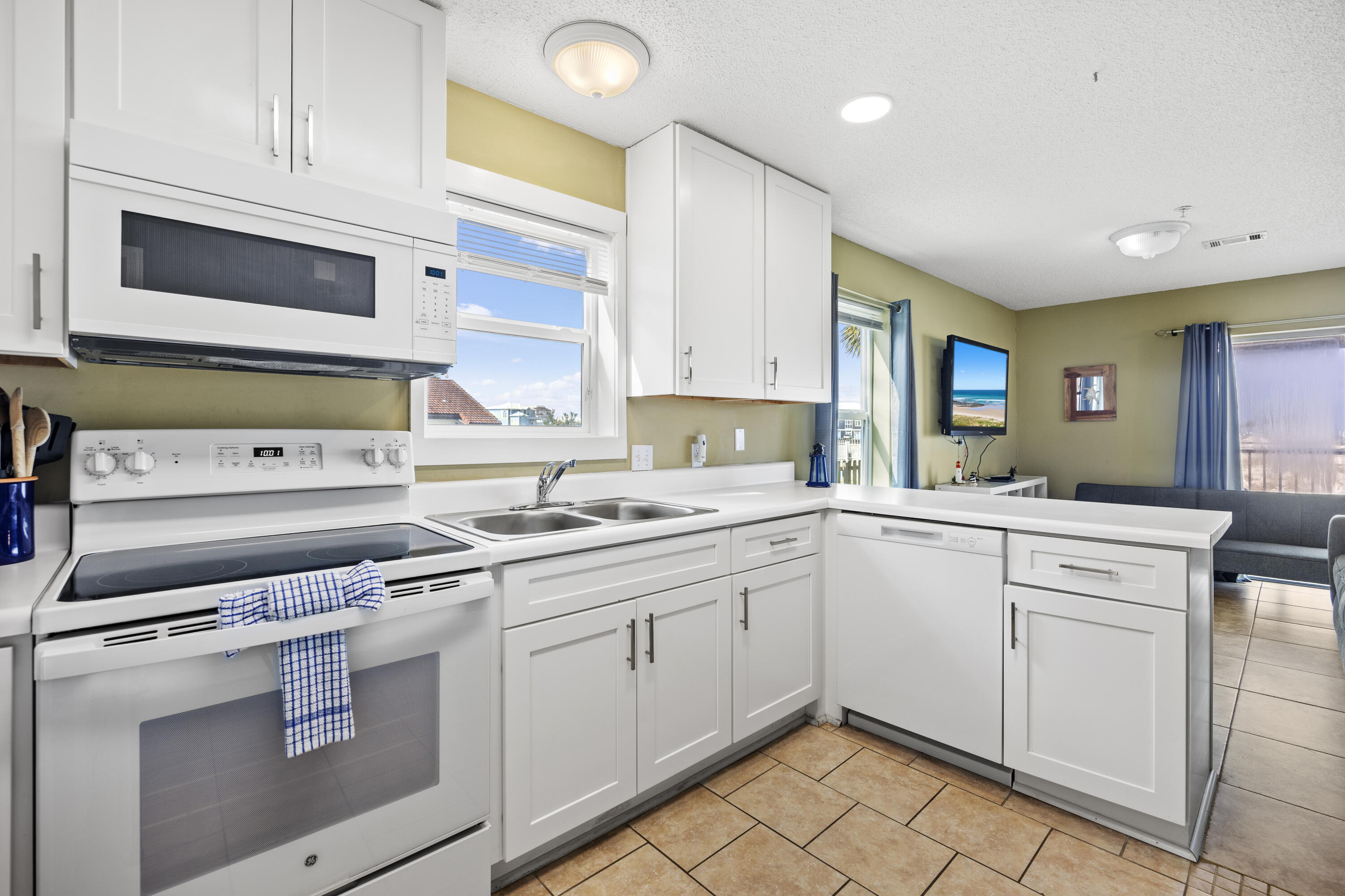 SUNSET HARBOUR VILLAS CONDO - Residential