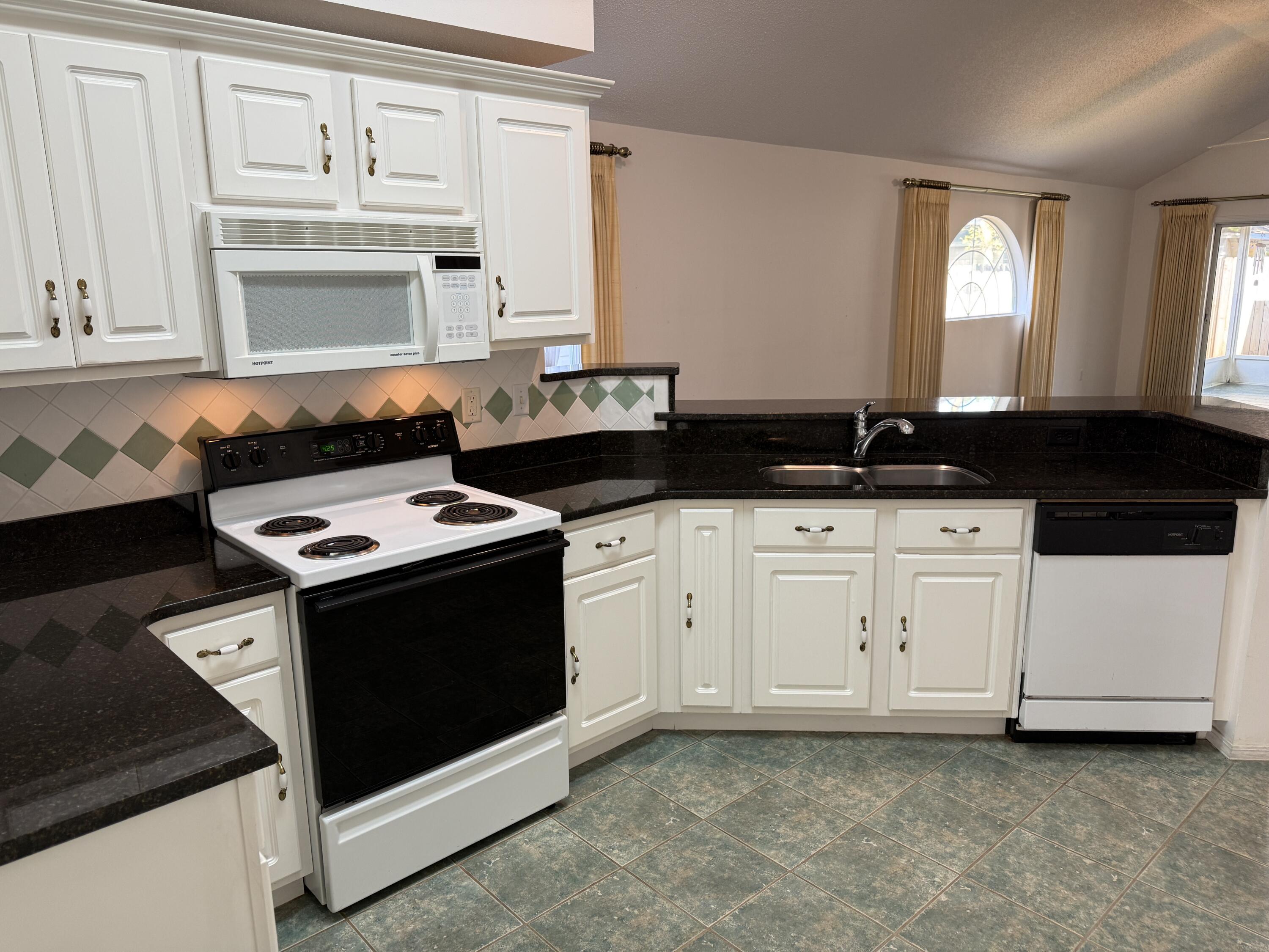 HUNTERS RUN S/D - Residential