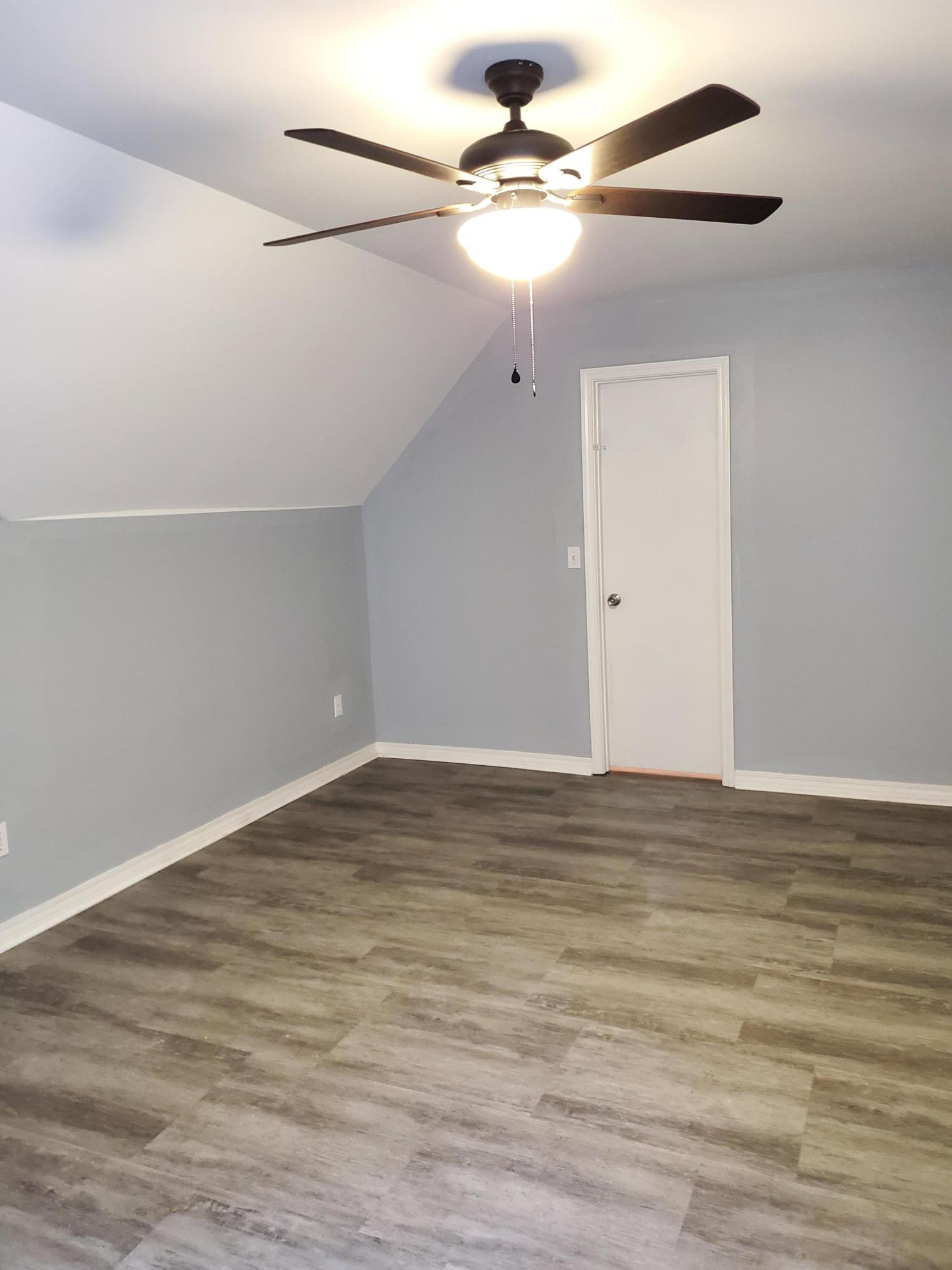 LIVE OAK MANORS - Residential