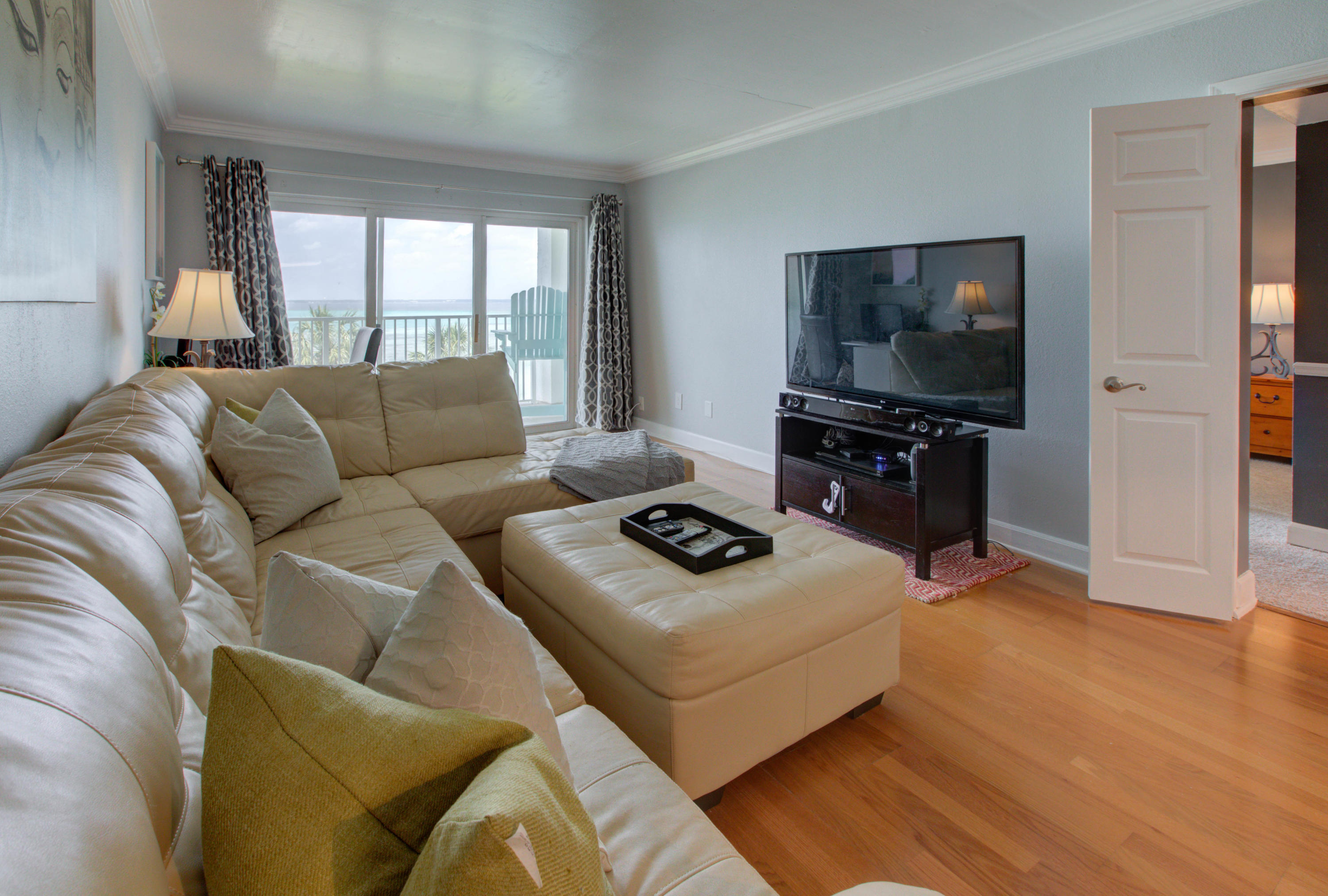 VALENCIA CONDO - Residential