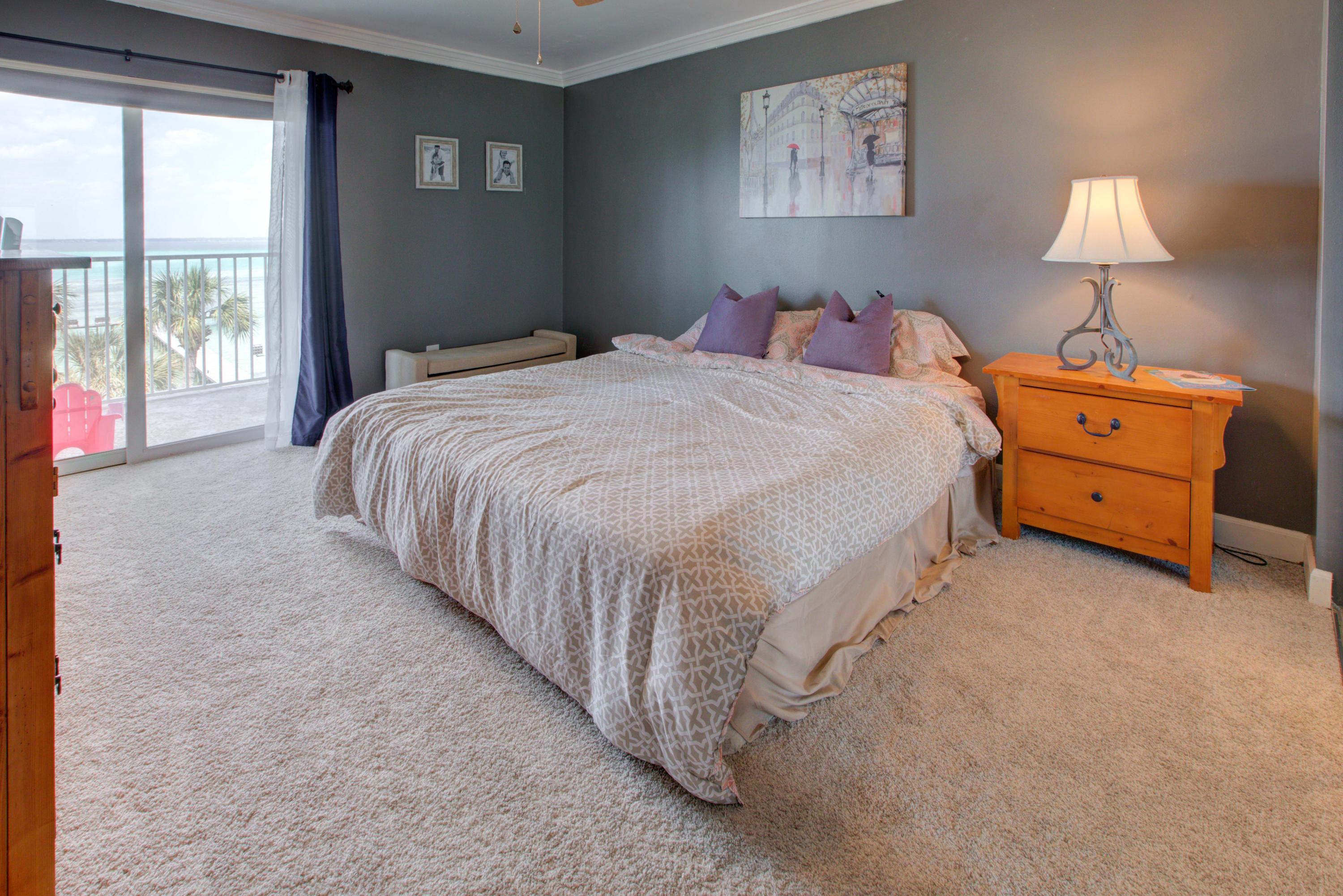 VALENCIA CONDO - Residential