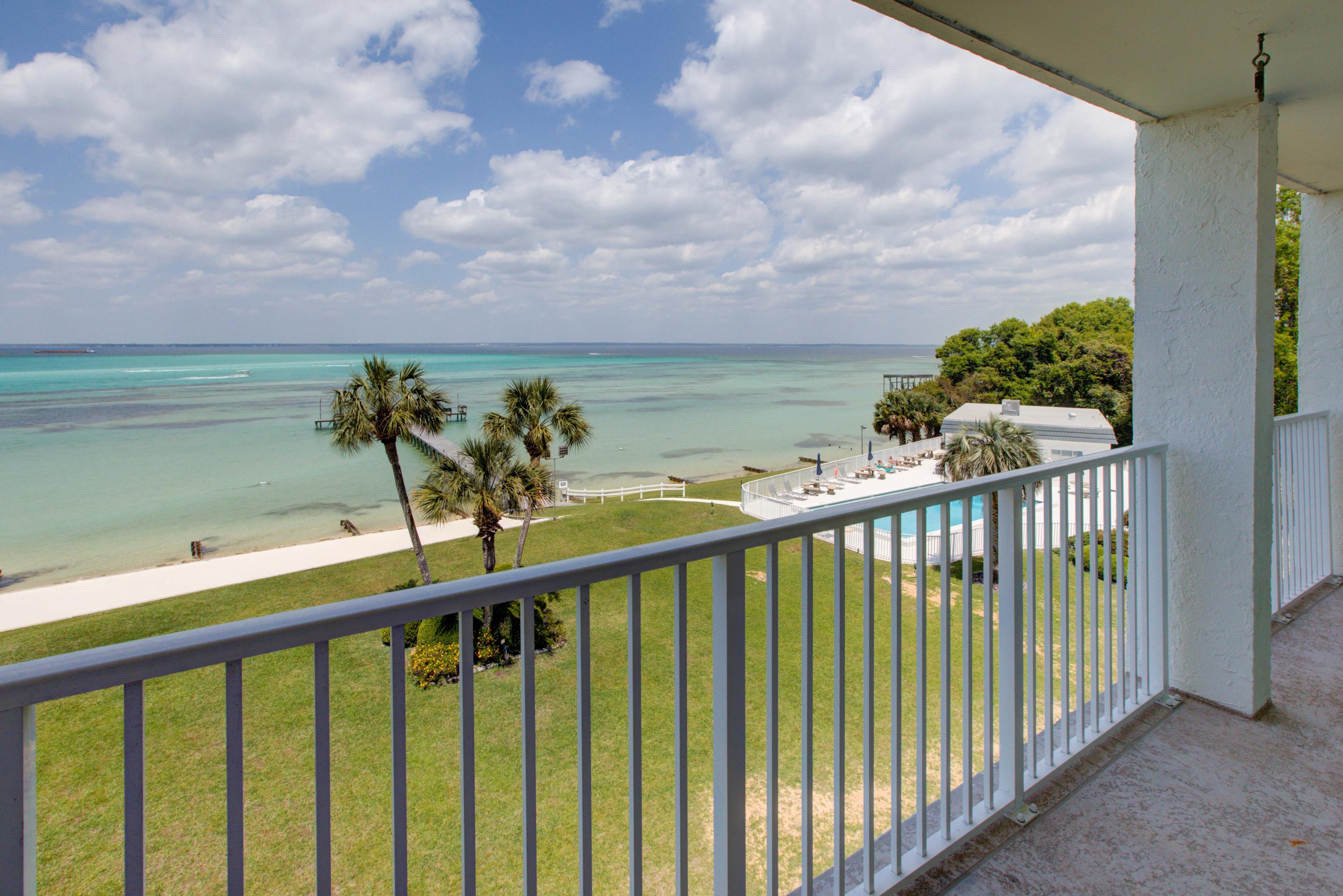 VALENCIA CONDO - Residential