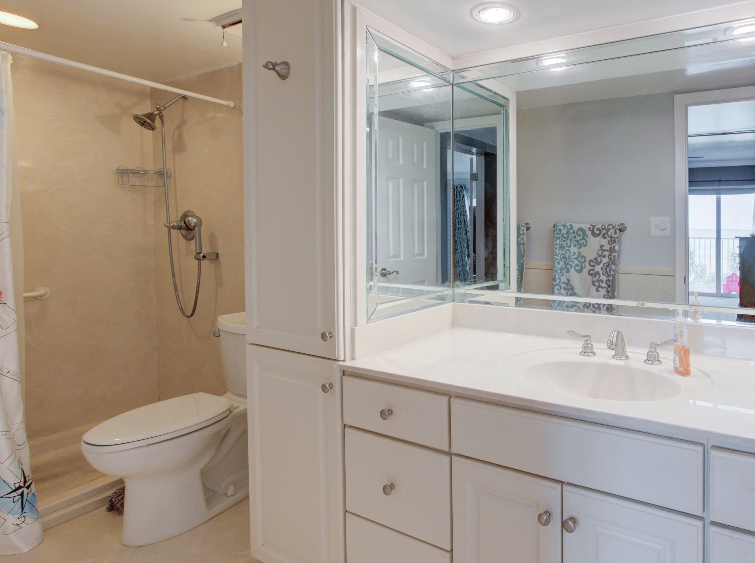 VALENCIA CONDO - Residential