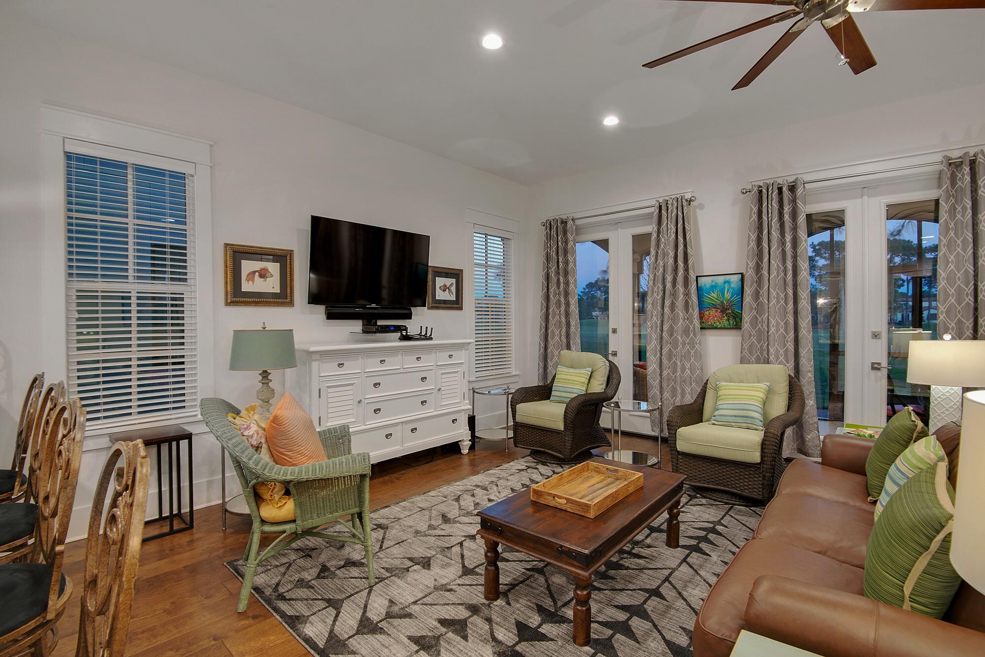 VILLA LAGO - Residential