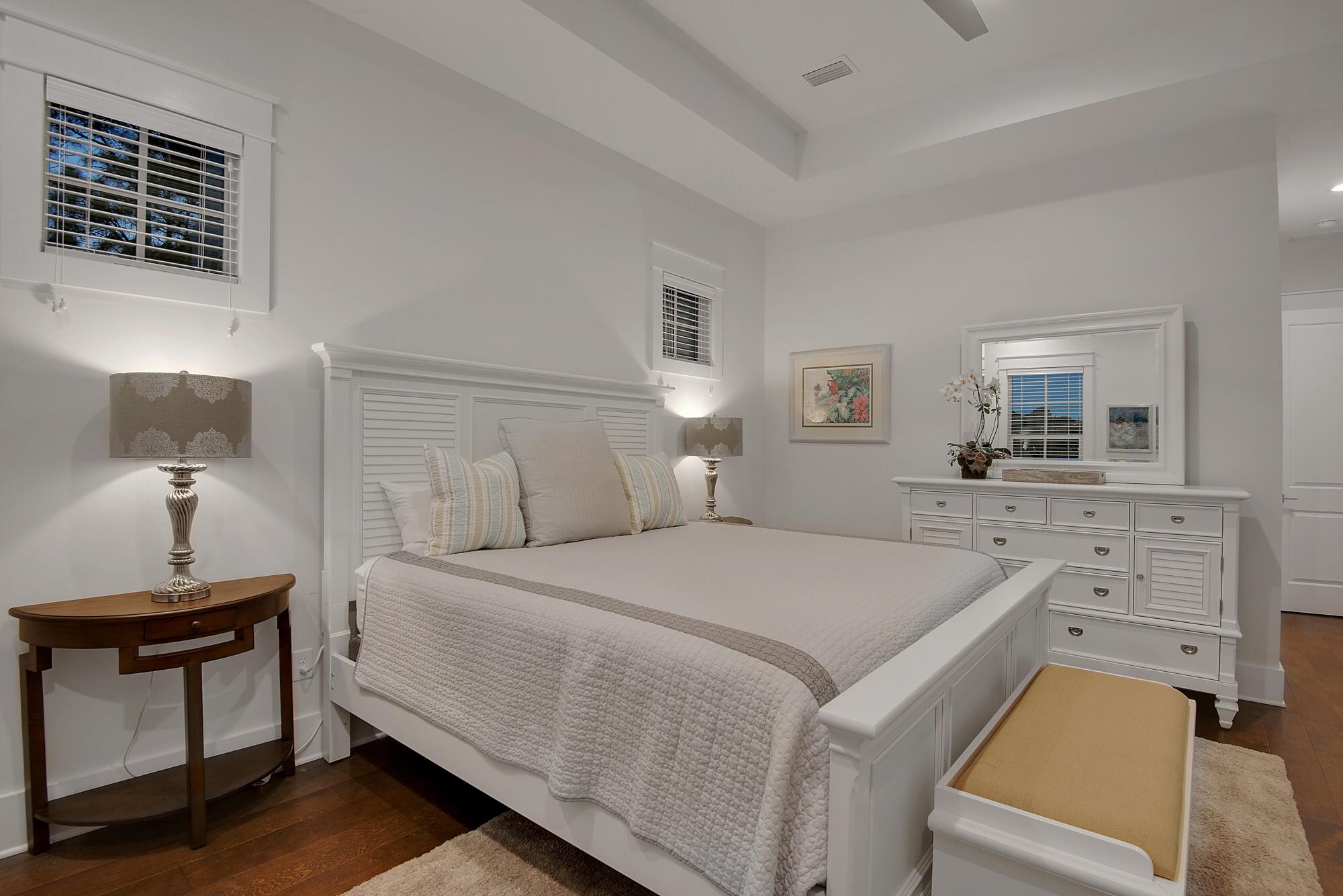 VILLA LAGO - Residential