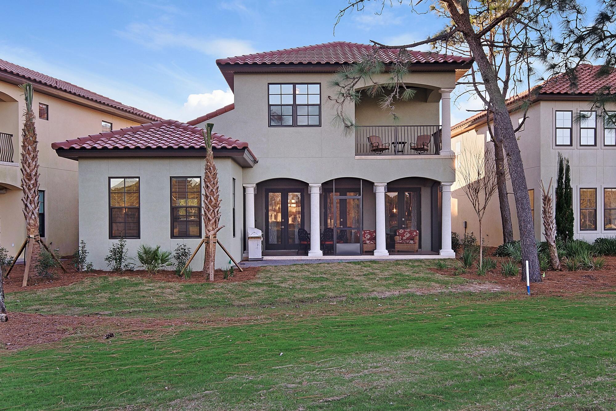 VILLA LAGO - Residential