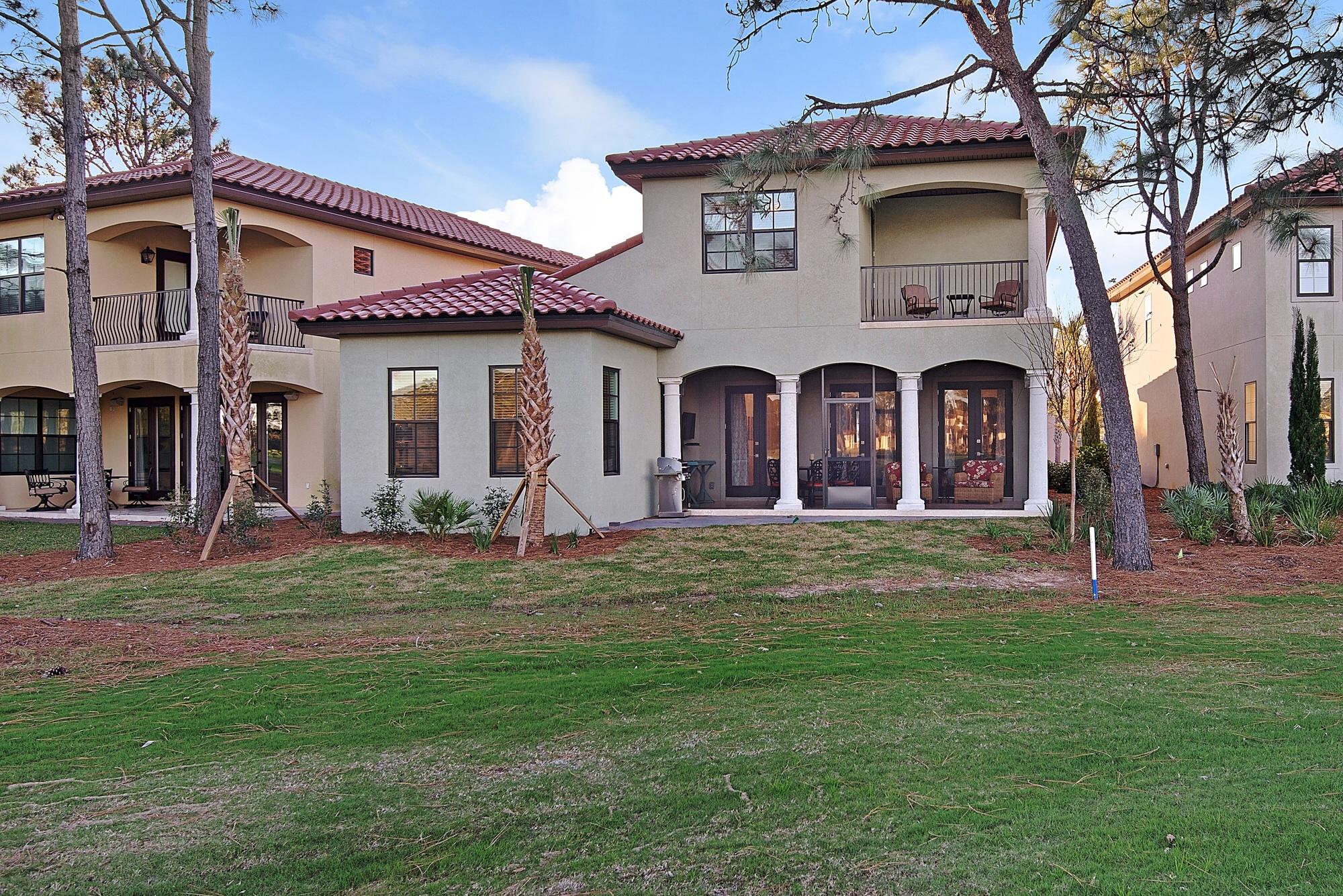 VILLA LAGO - Residential