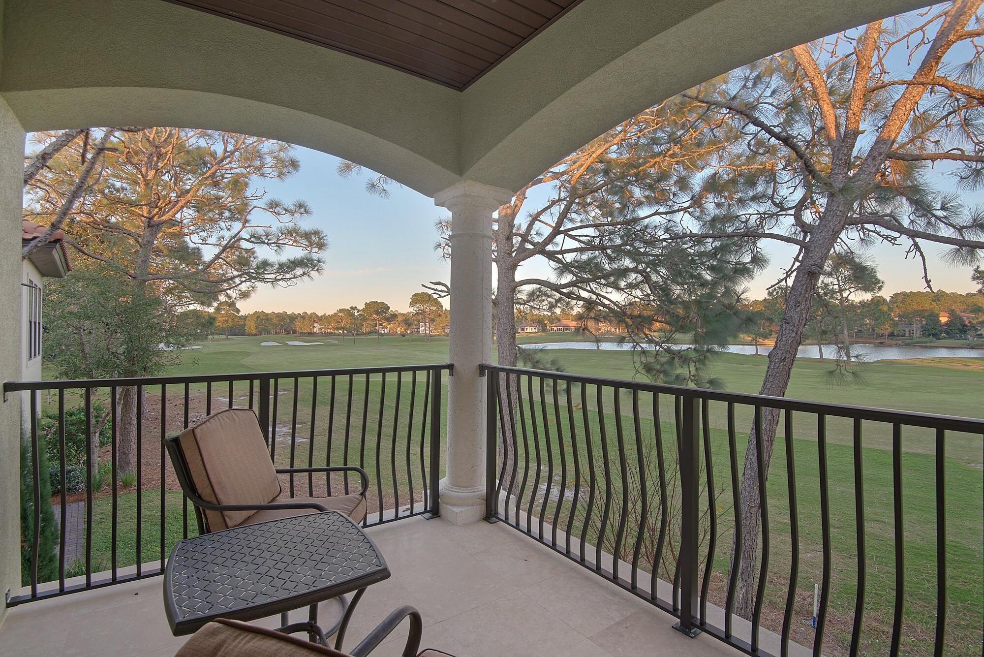 VILLA LAGO - Residential