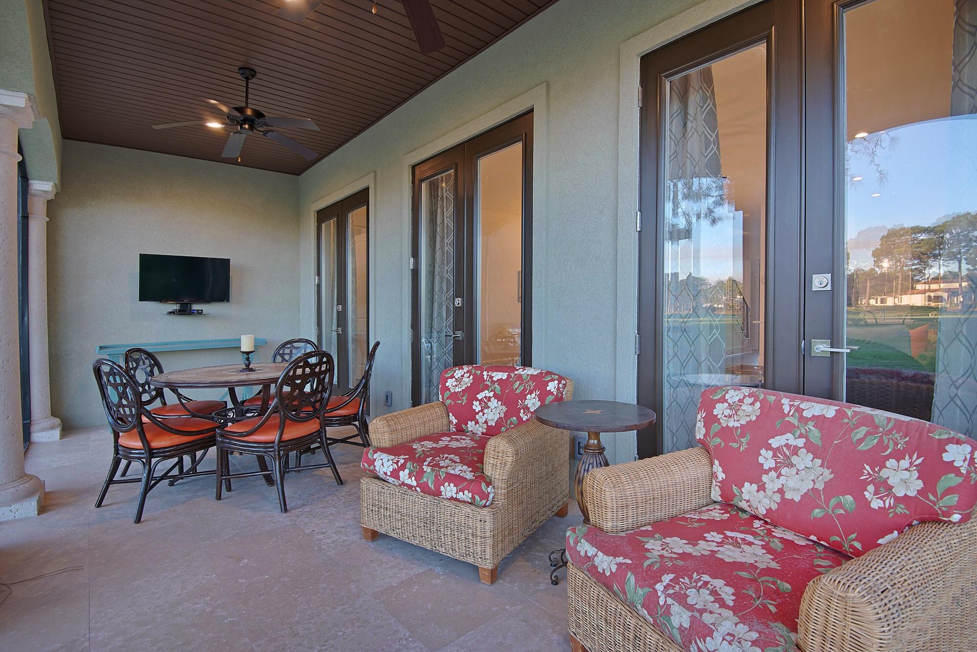 VILLA LAGO - Residential