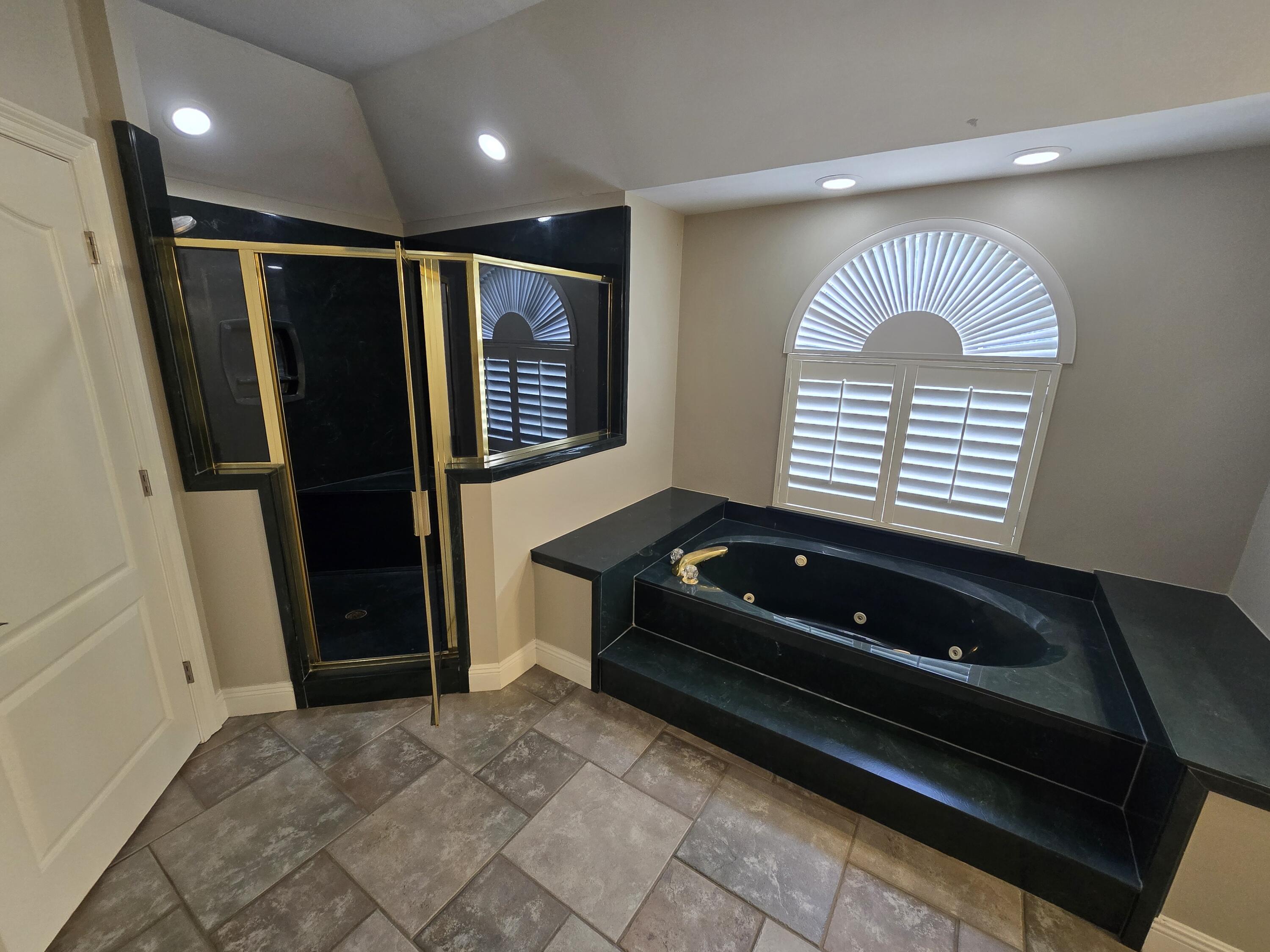 WINDSOR FOREST - Residential