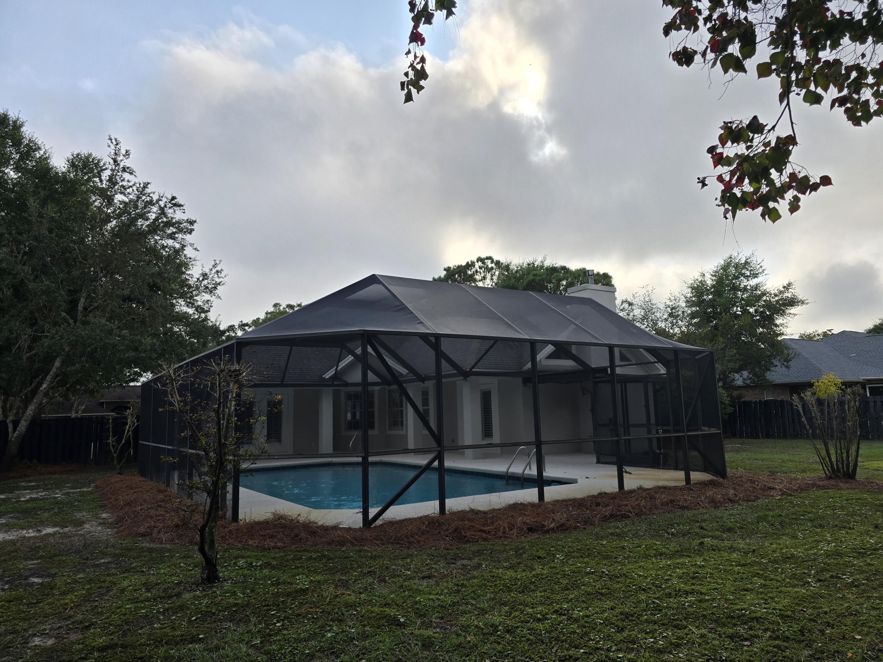 WINDSOR FOREST - Residential