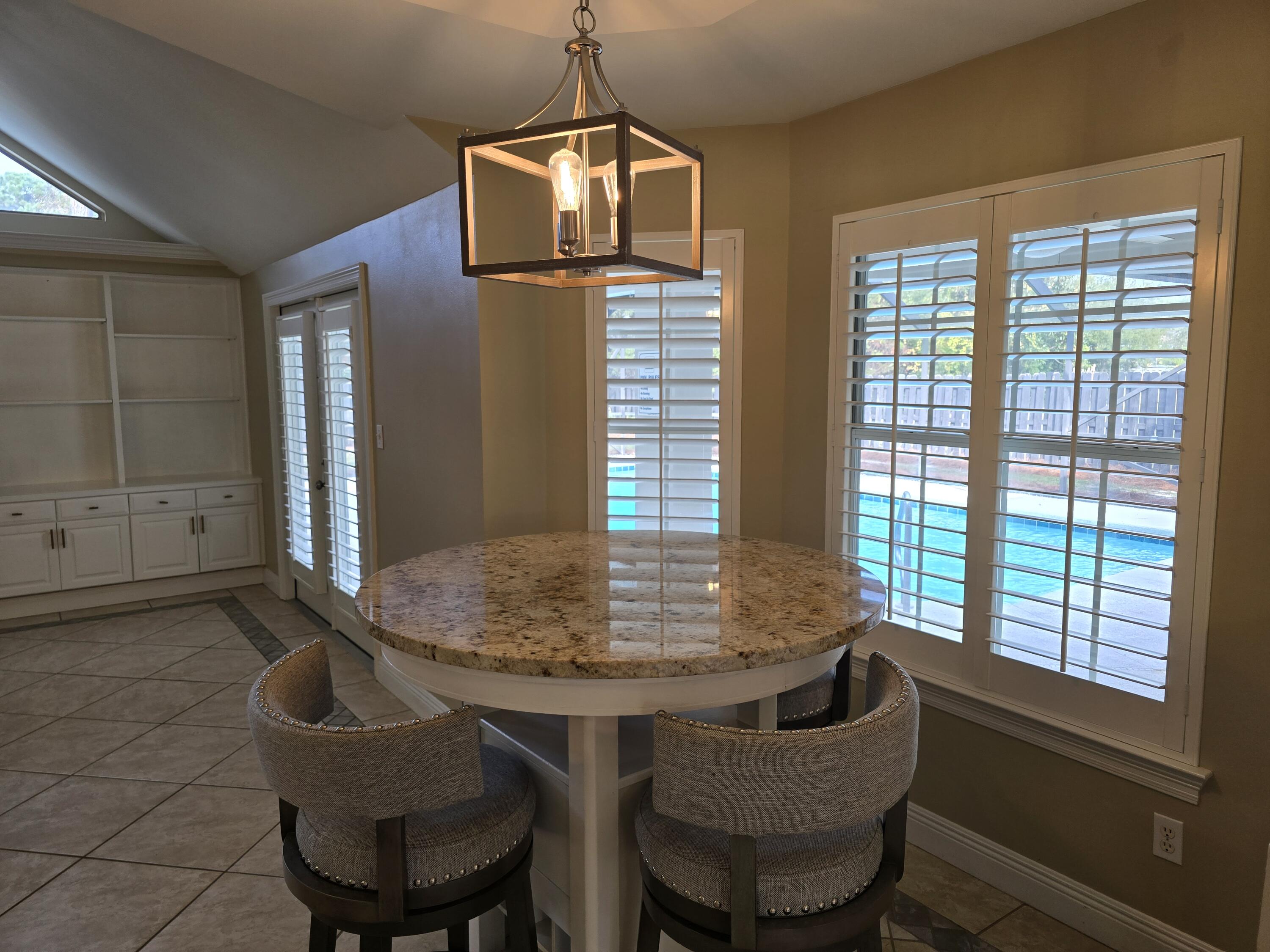 WINDSOR FOREST - Residential