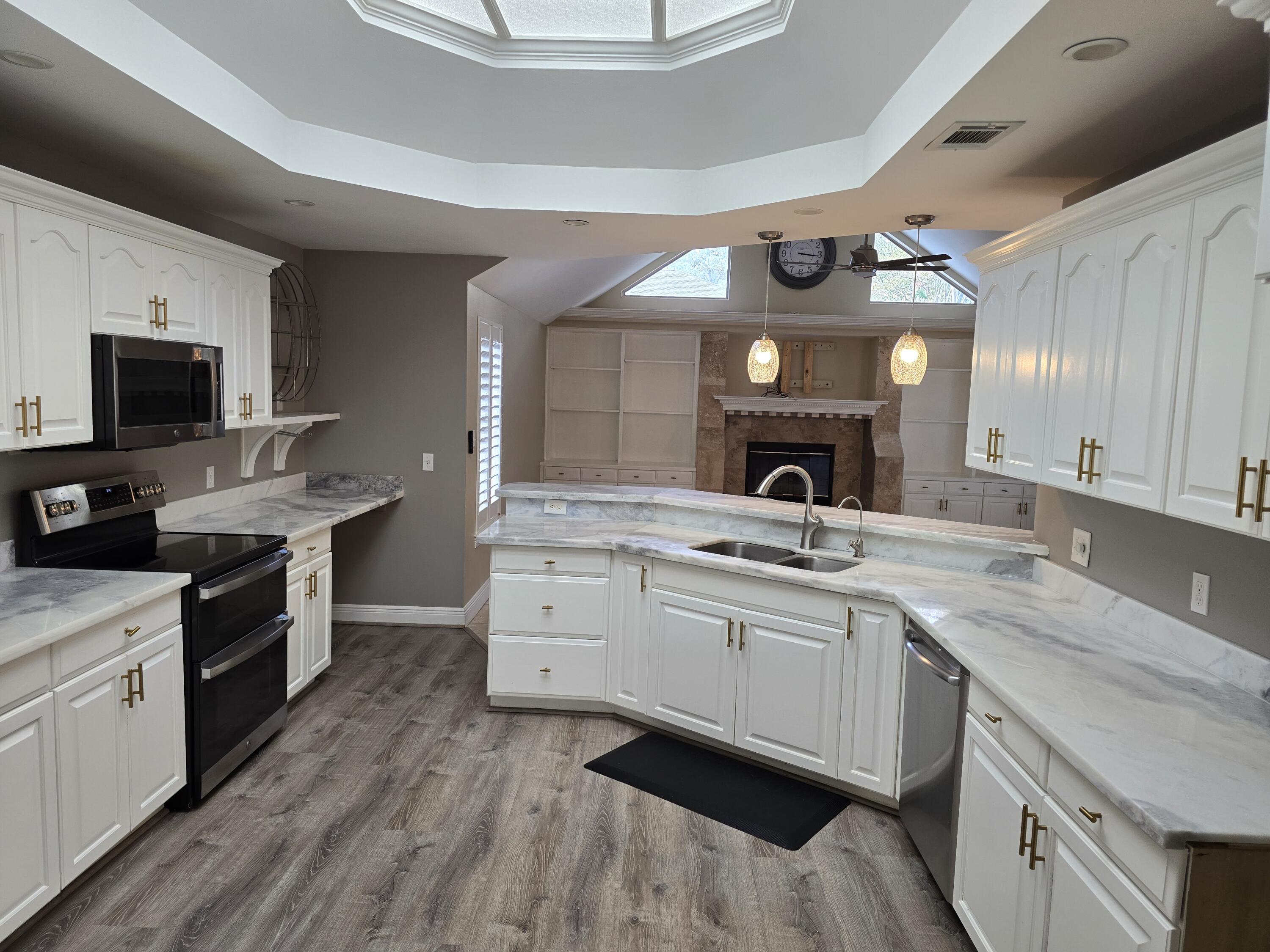 WINDSOR FOREST - Residential