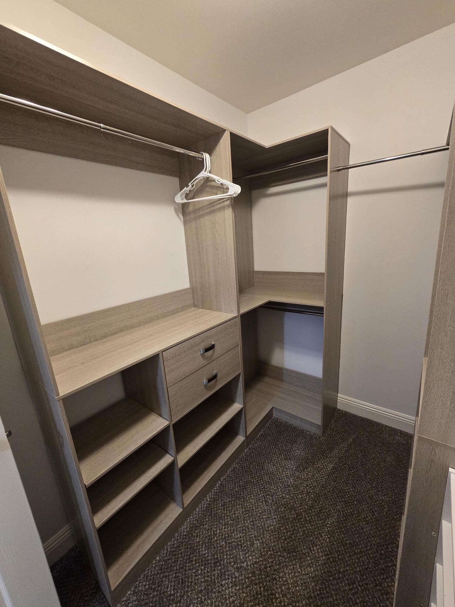 WINDSOR FOREST - Residential