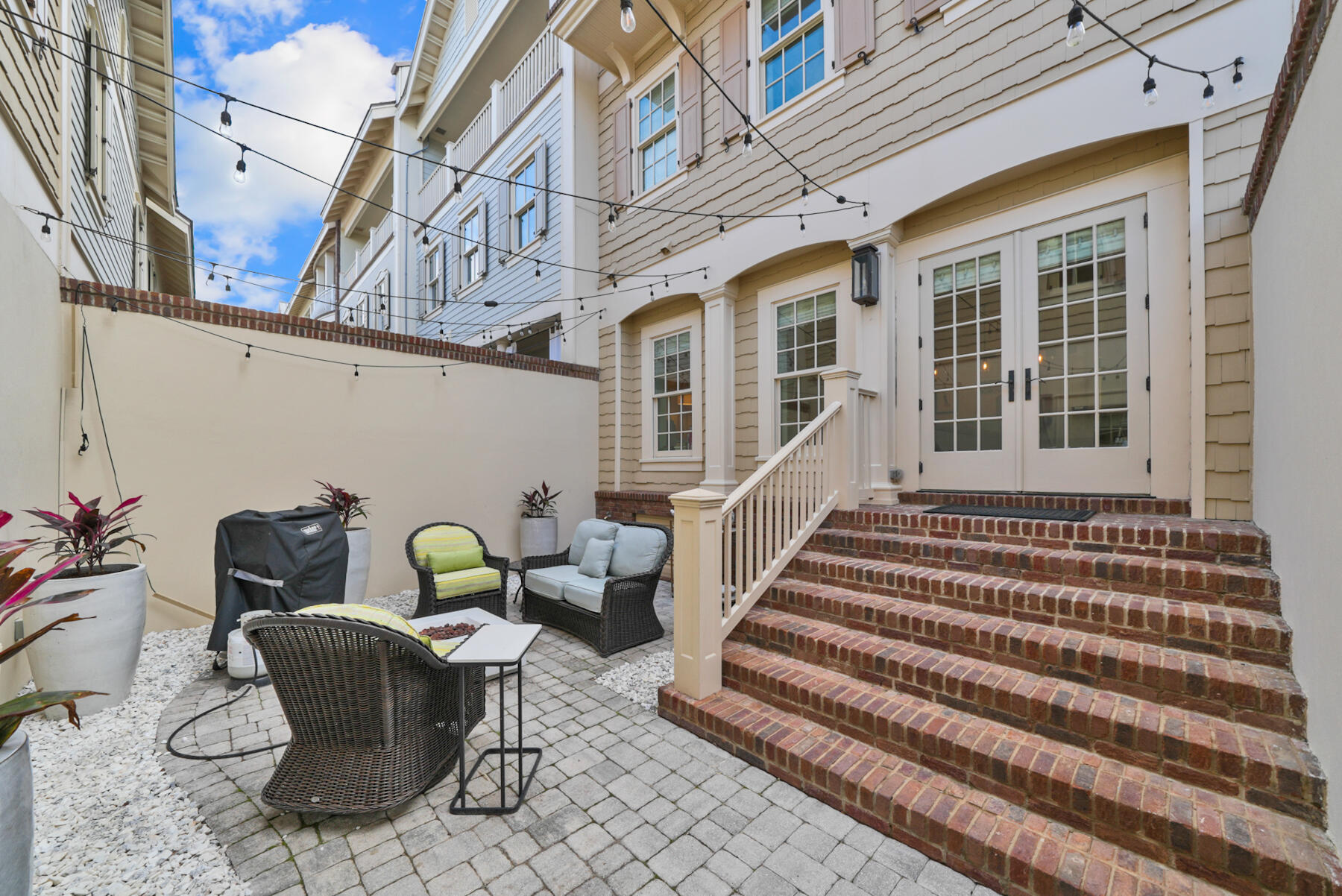 PROMINENCE/LUXURY TOWNHOMES - Residential