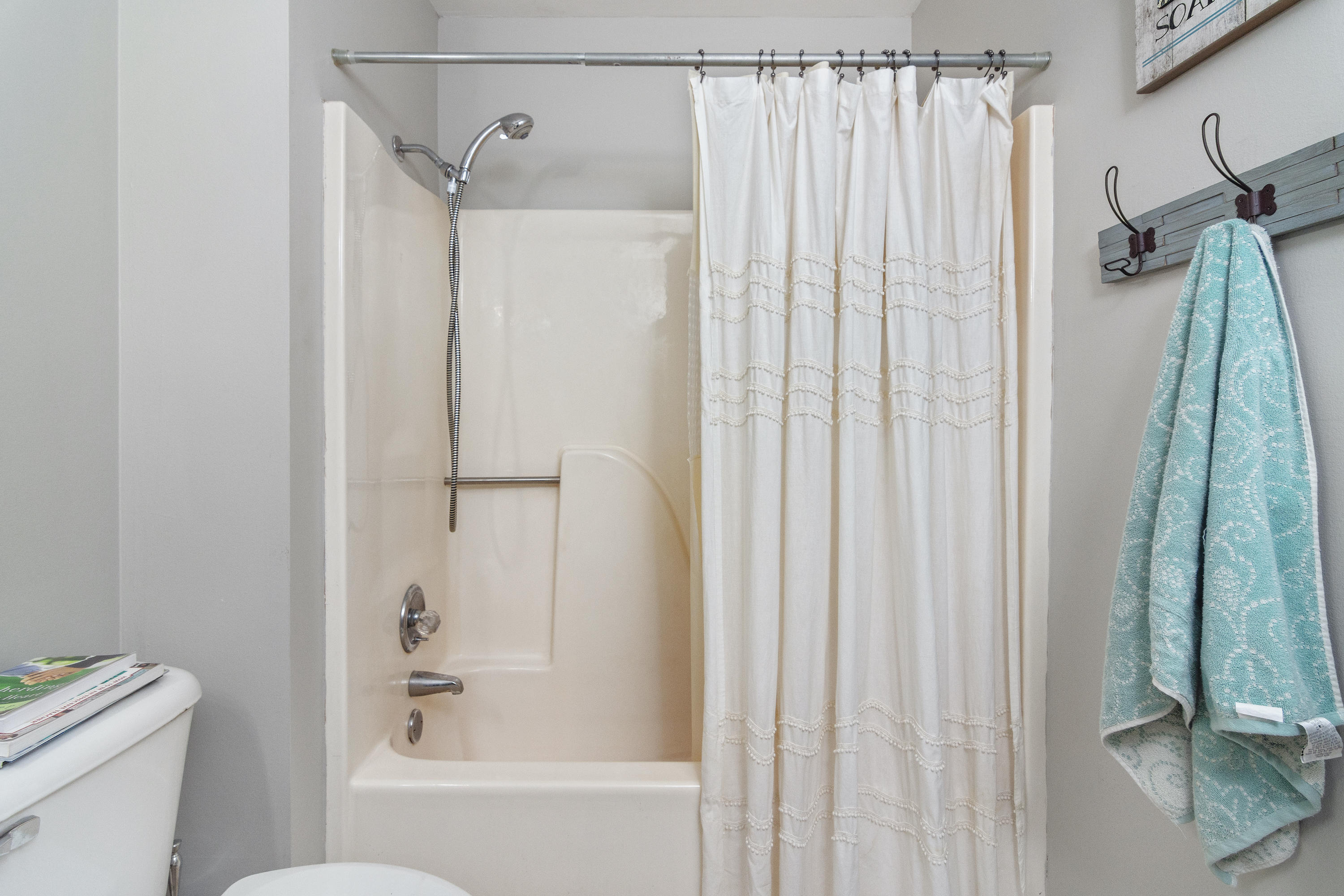 HILLTOP ACRES - Residential