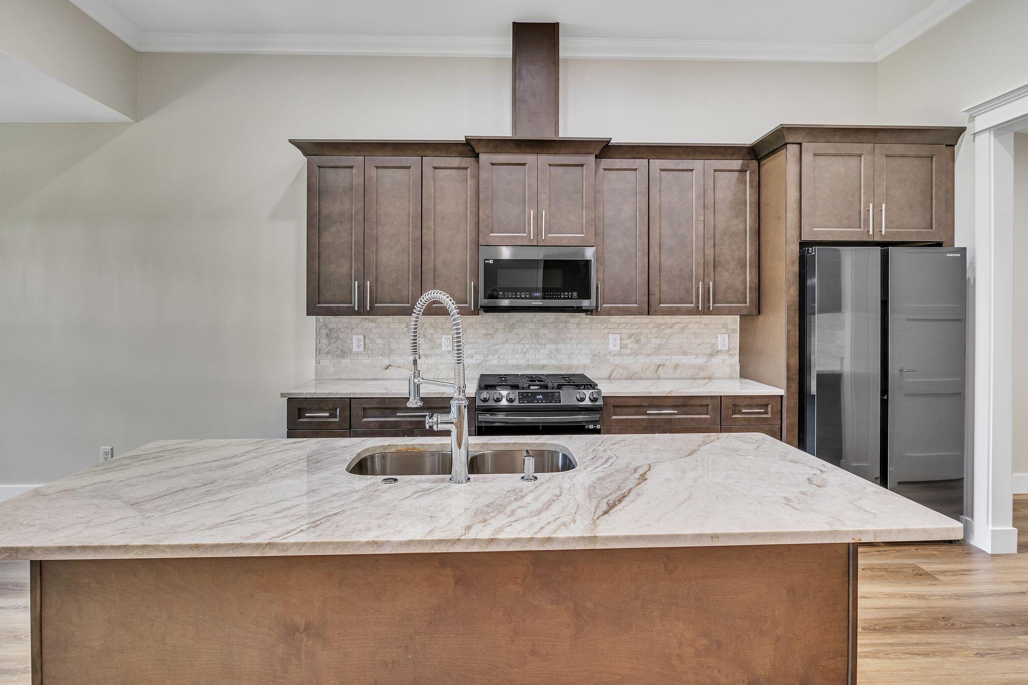 LAGRANGE SHORES - Residential