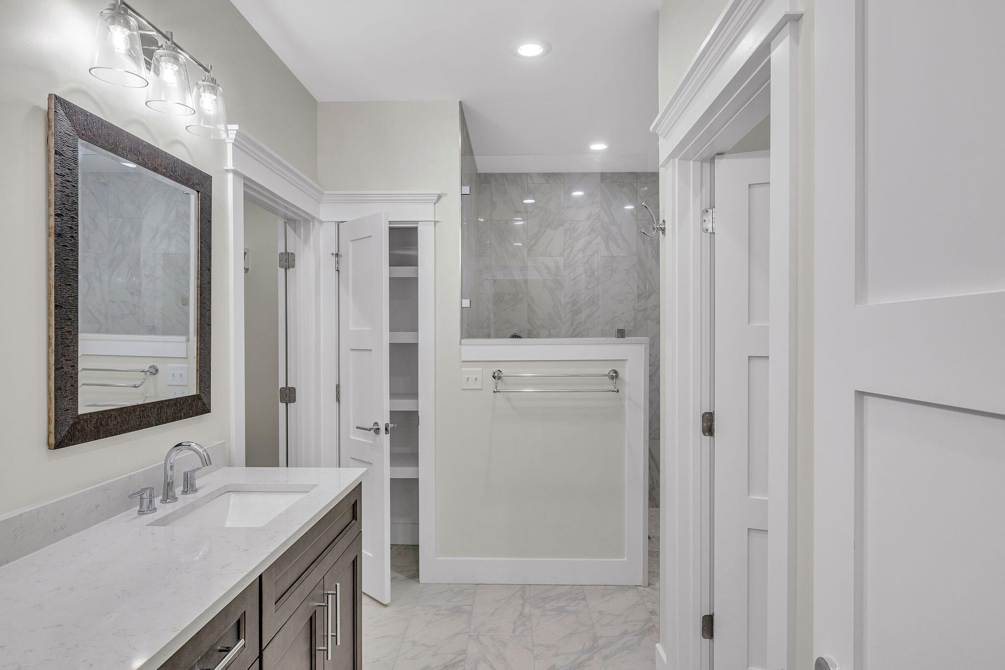 LAGRANGE SHORES - Residential