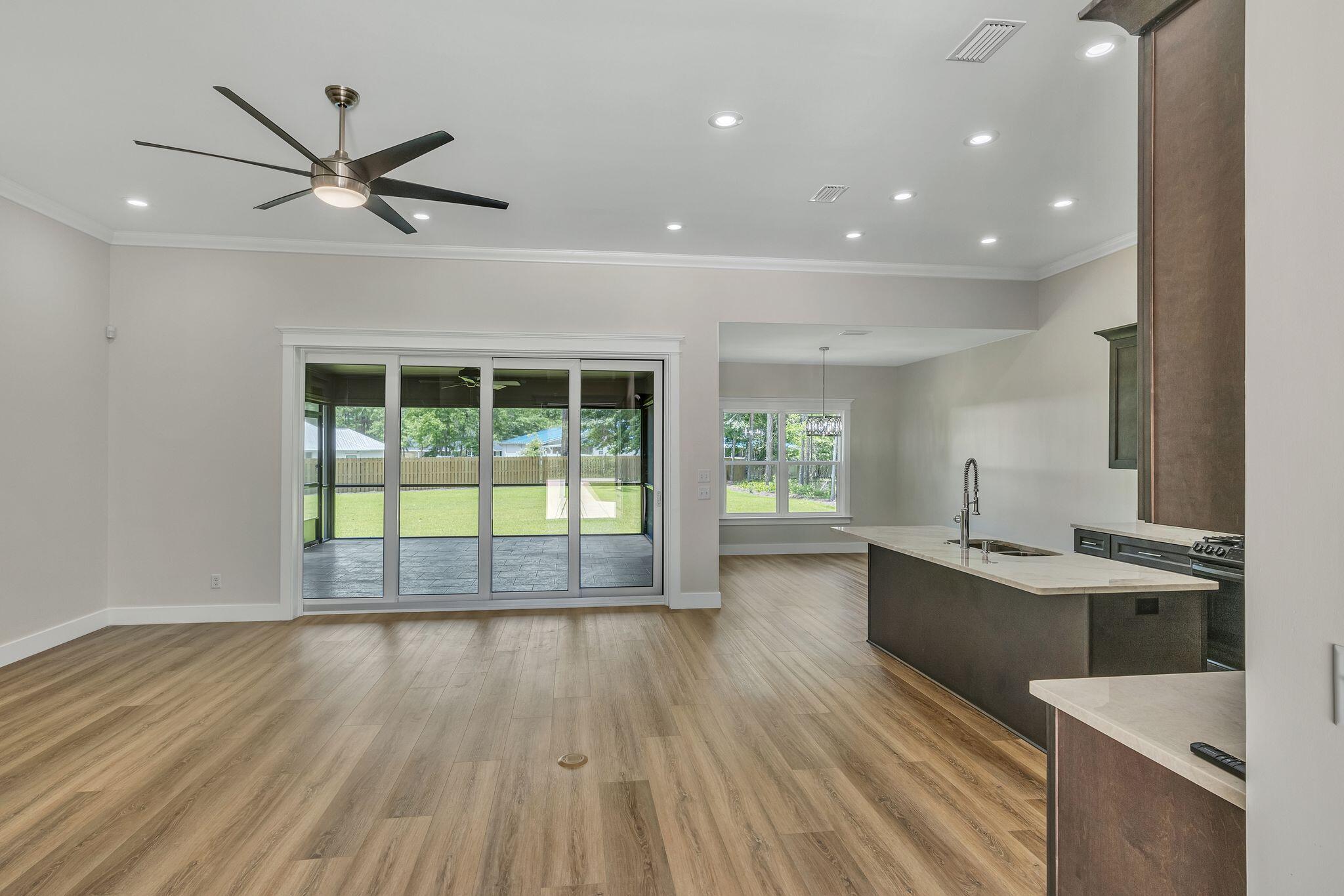 LAGRANGE SHORES - Residential