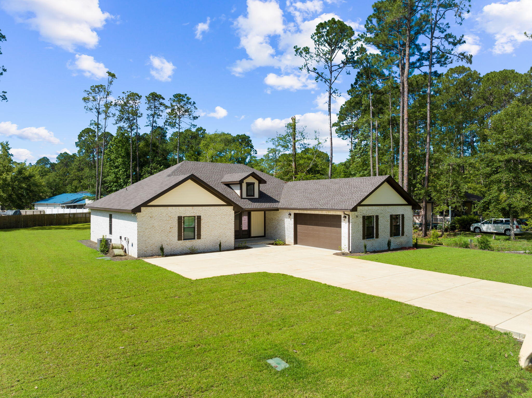 LAGRANGE SHORES - Residential