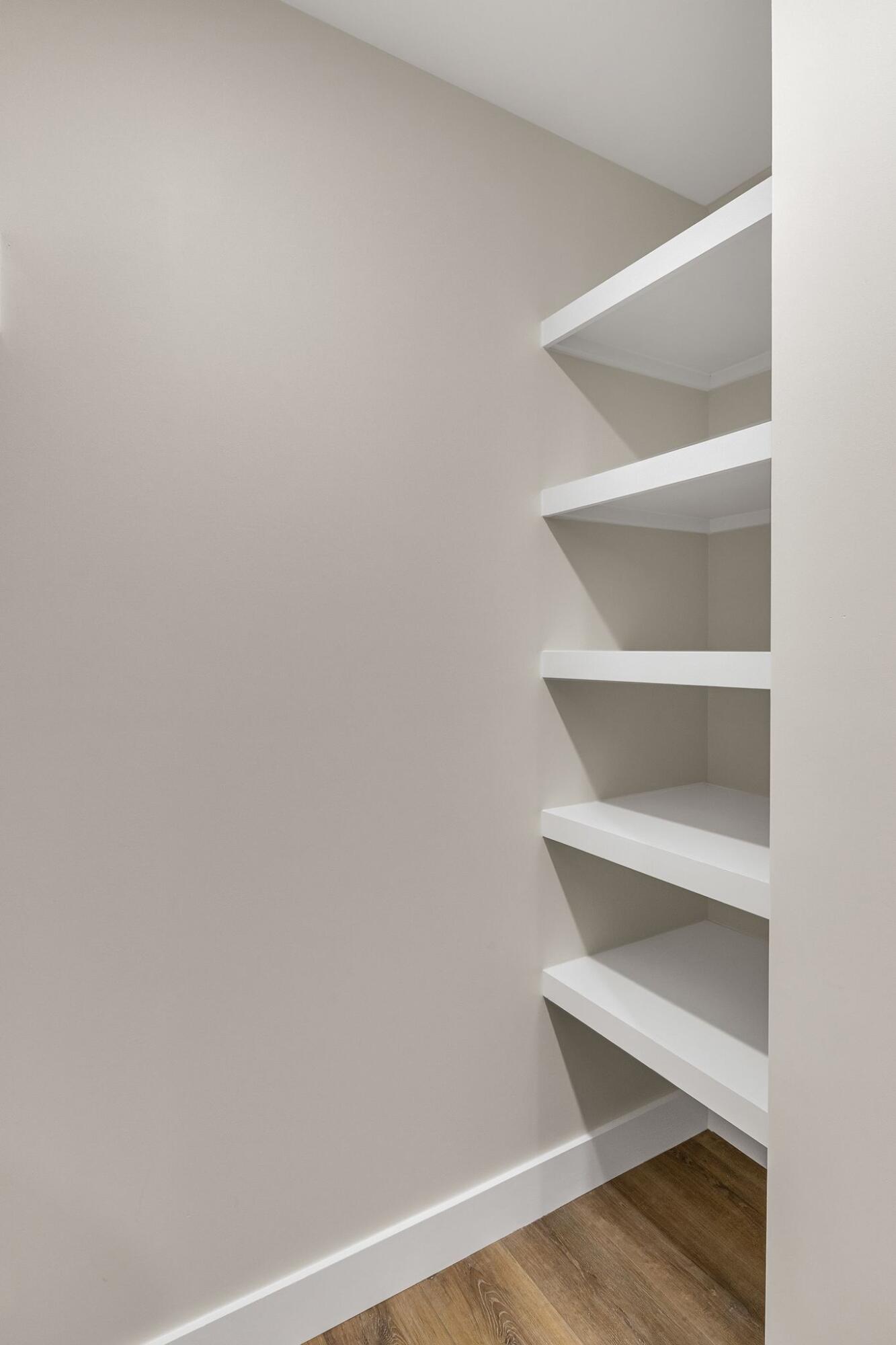 LAGRANGE SHORES - Residential