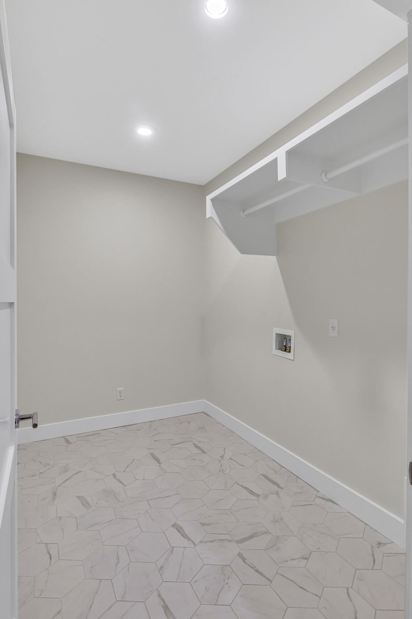 LAGRANGE SHORES - Residential