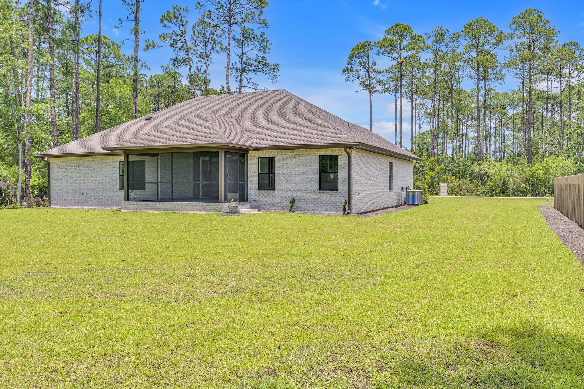 LAGRANGE SHORES - Residential