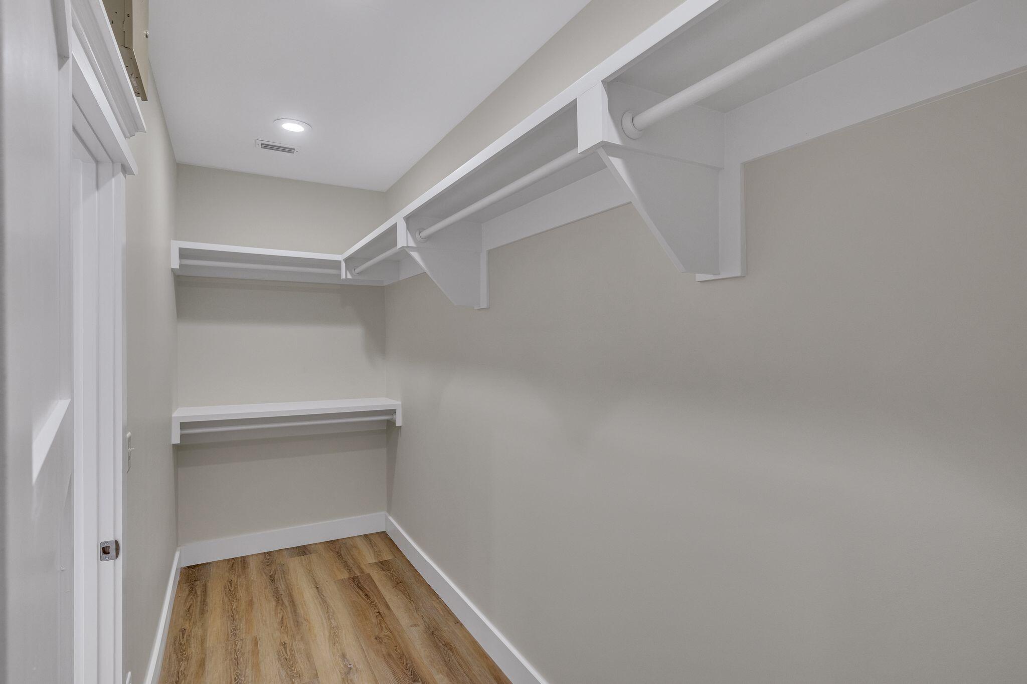 LAGRANGE SHORES - Residential