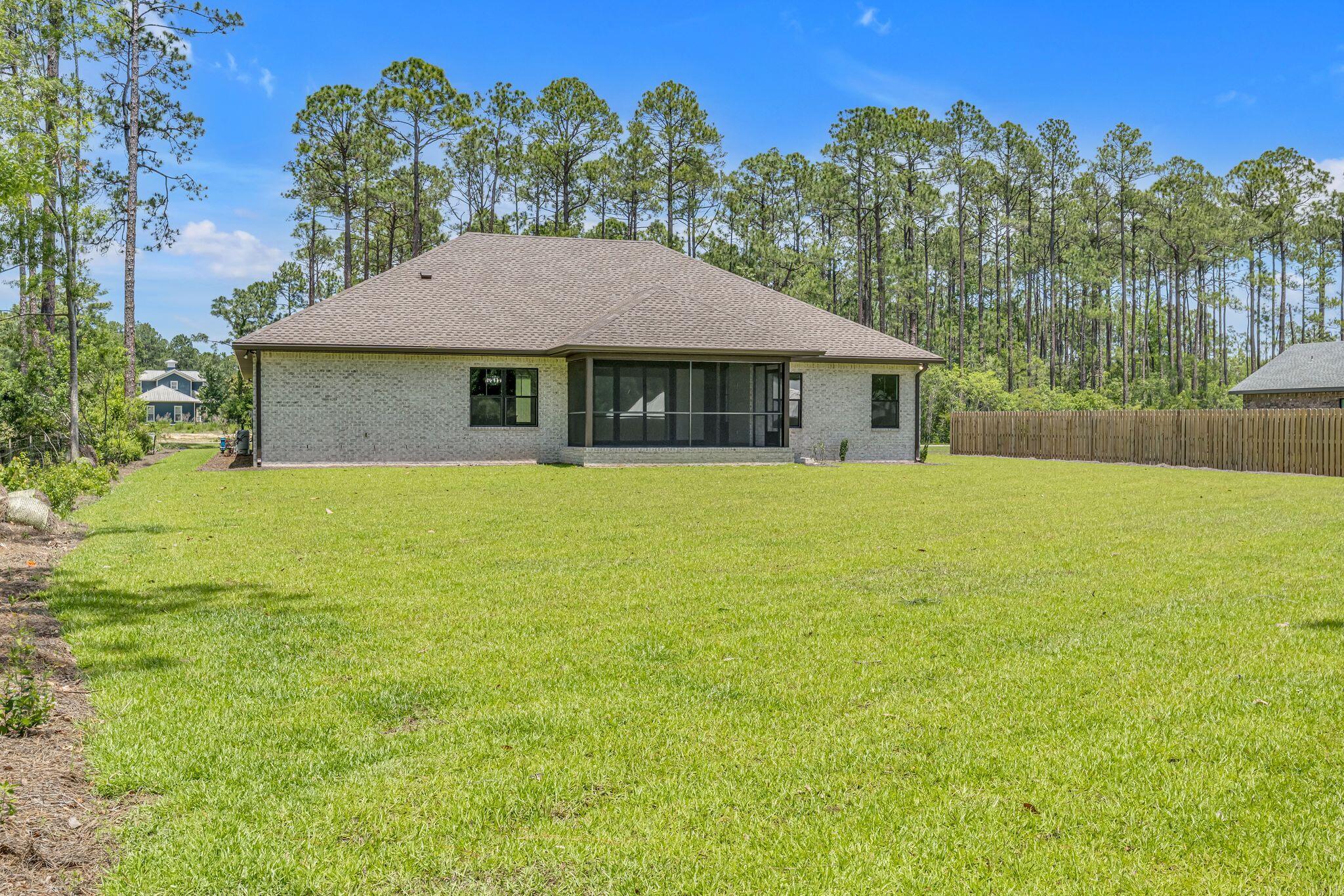 LAGRANGE SHORES - Residential