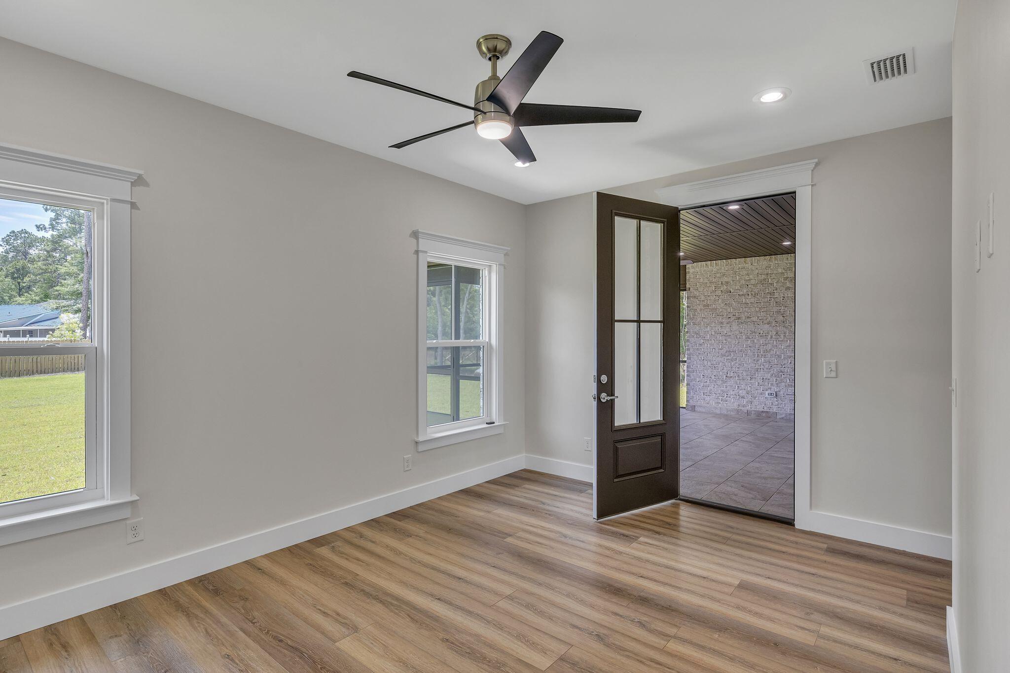 LAGRANGE SHORES - Residential