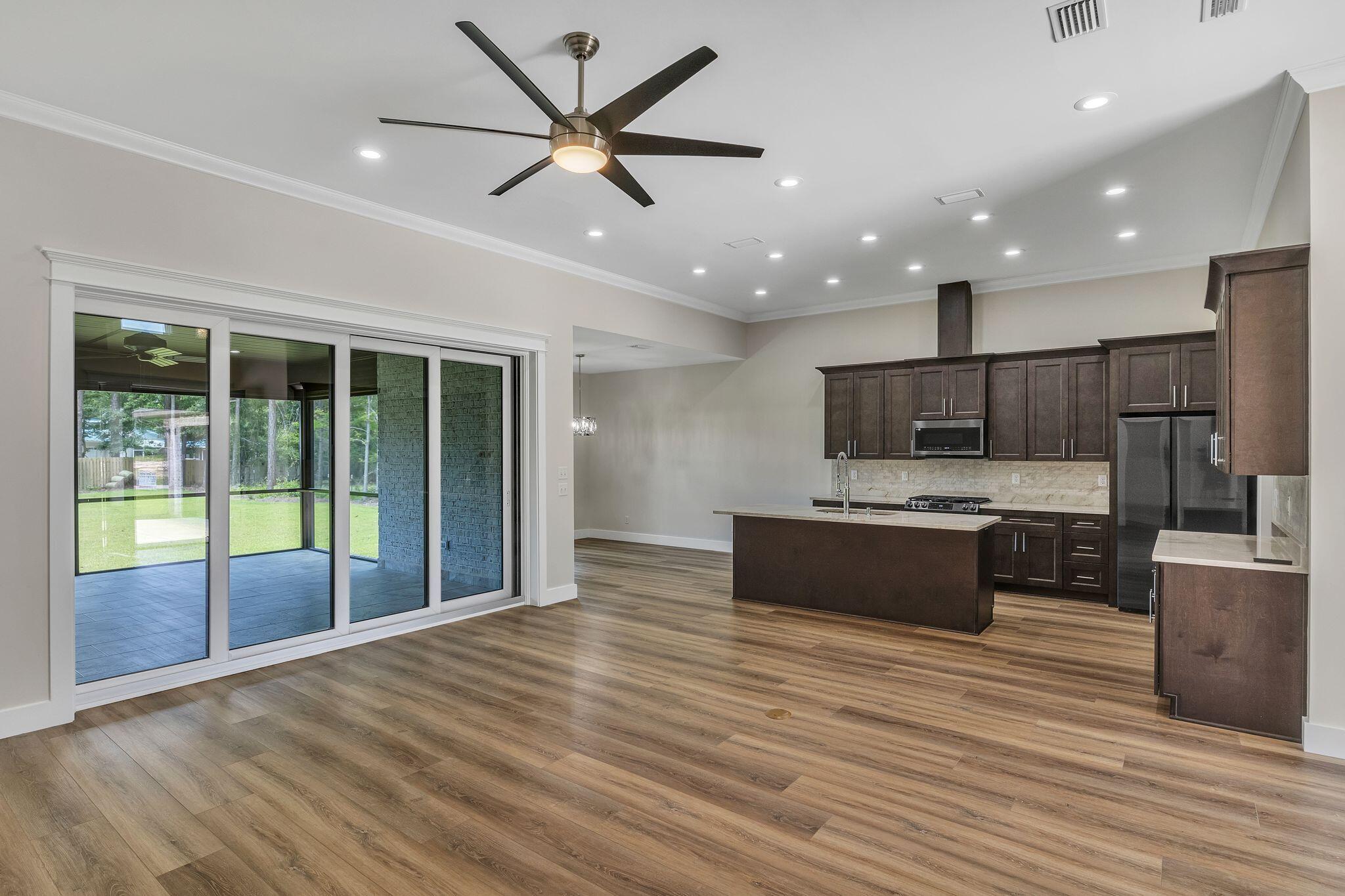 LAGRANGE SHORES - Residential