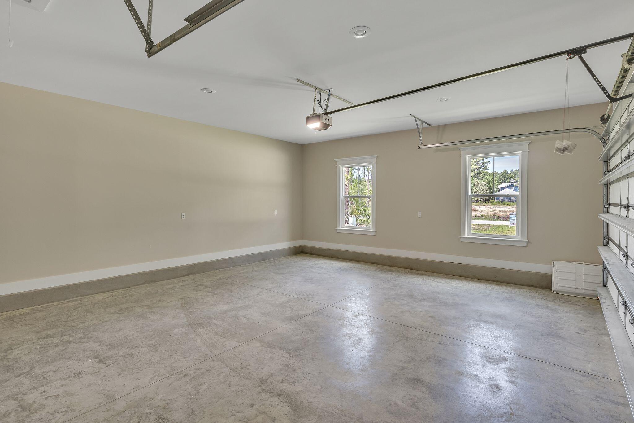 LAGRANGE SHORES - Residential