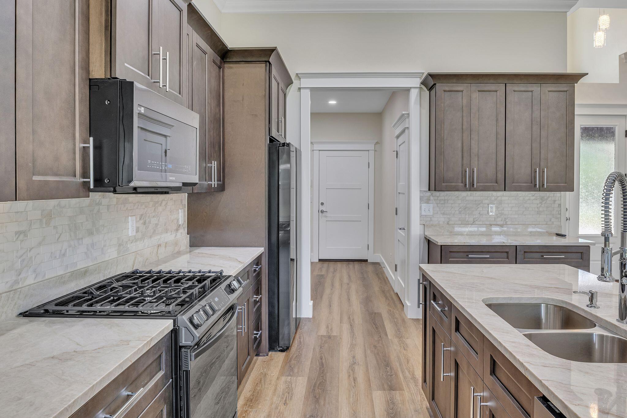 LAGRANGE SHORES - Residential