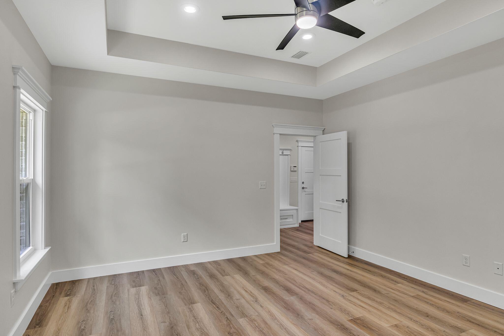 LAGRANGE SHORES - Residential