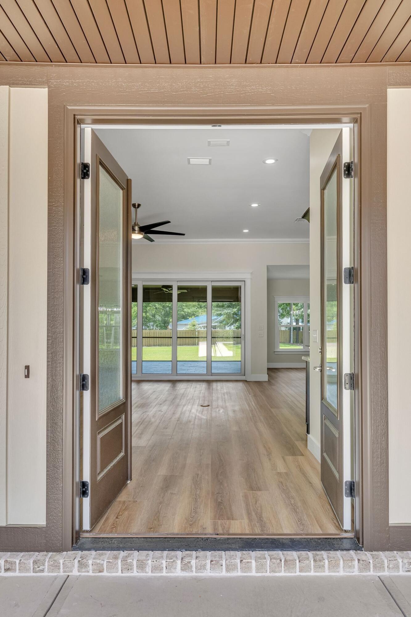 LAGRANGE SHORES - Residential