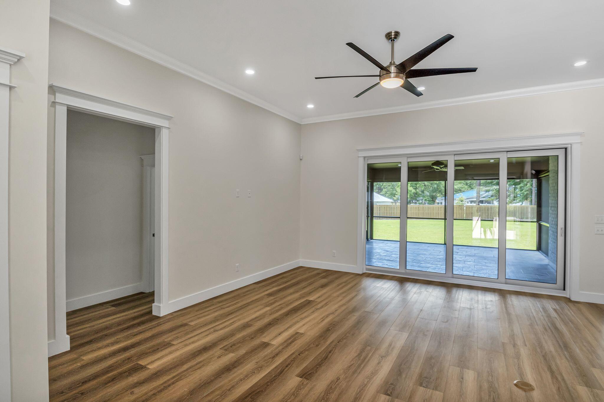 LAGRANGE SHORES - Residential