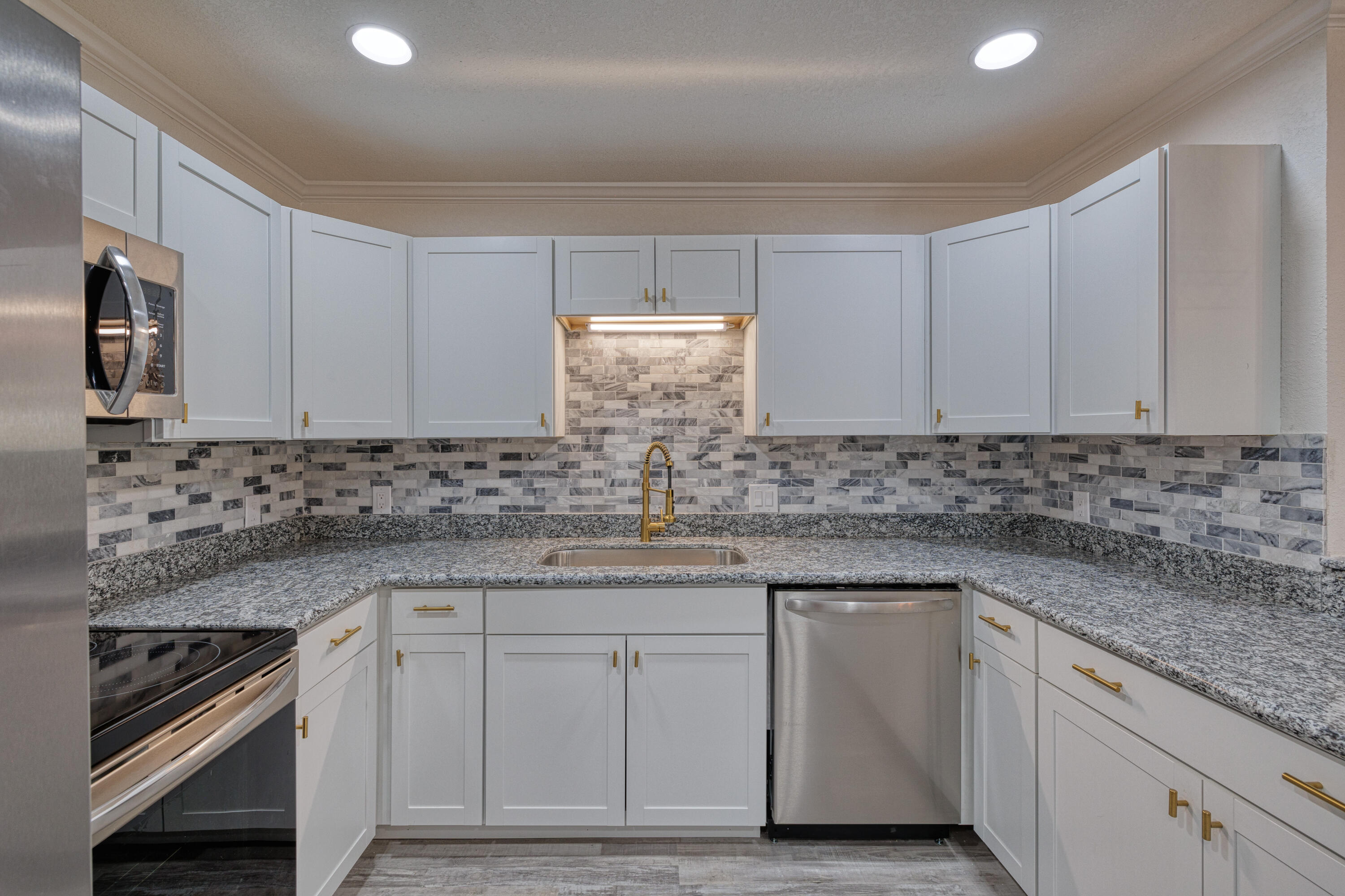 WOODLAND SHORES T/H PH 1 - Residential