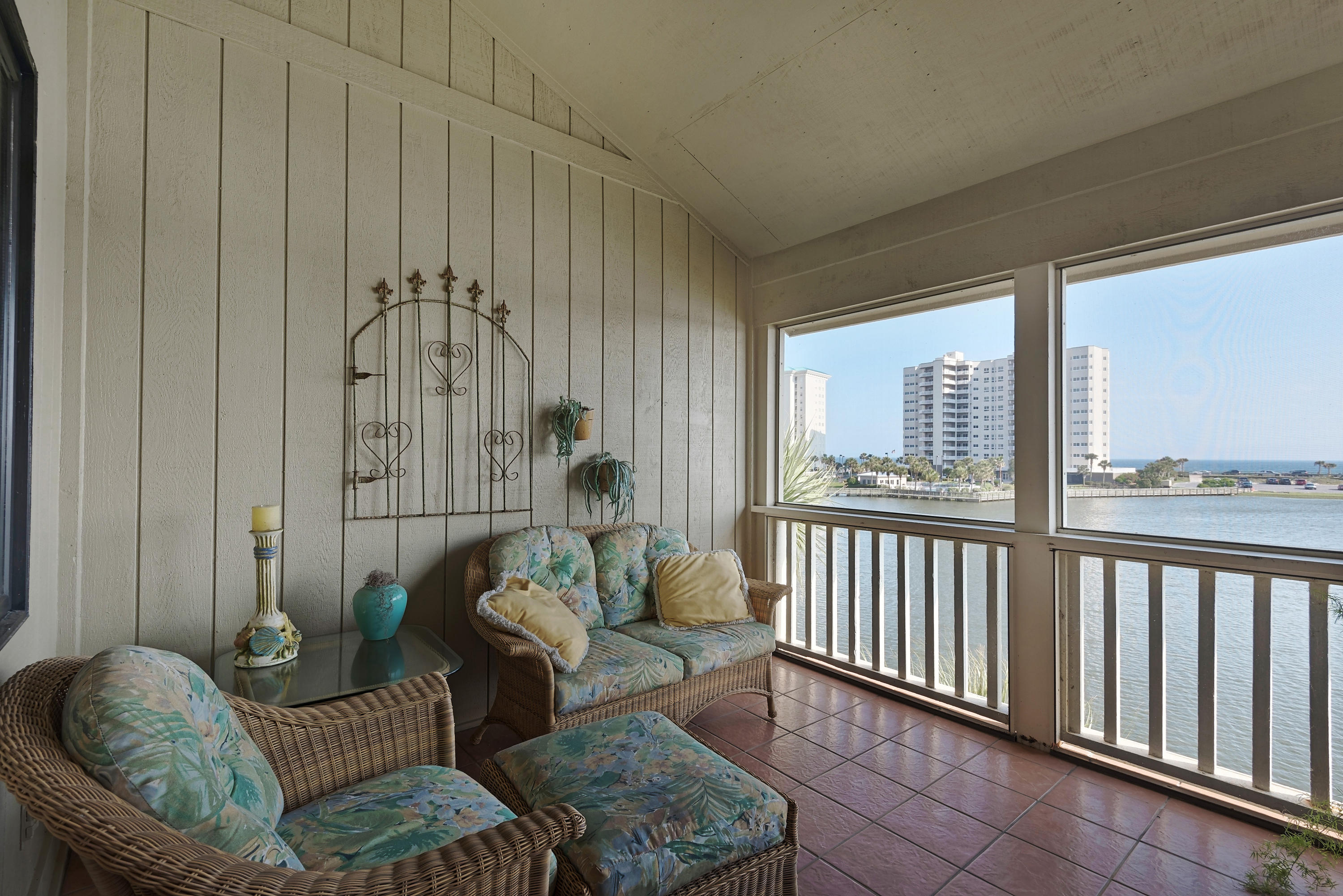 SEASCAPE CONDO PH 7C - Residential