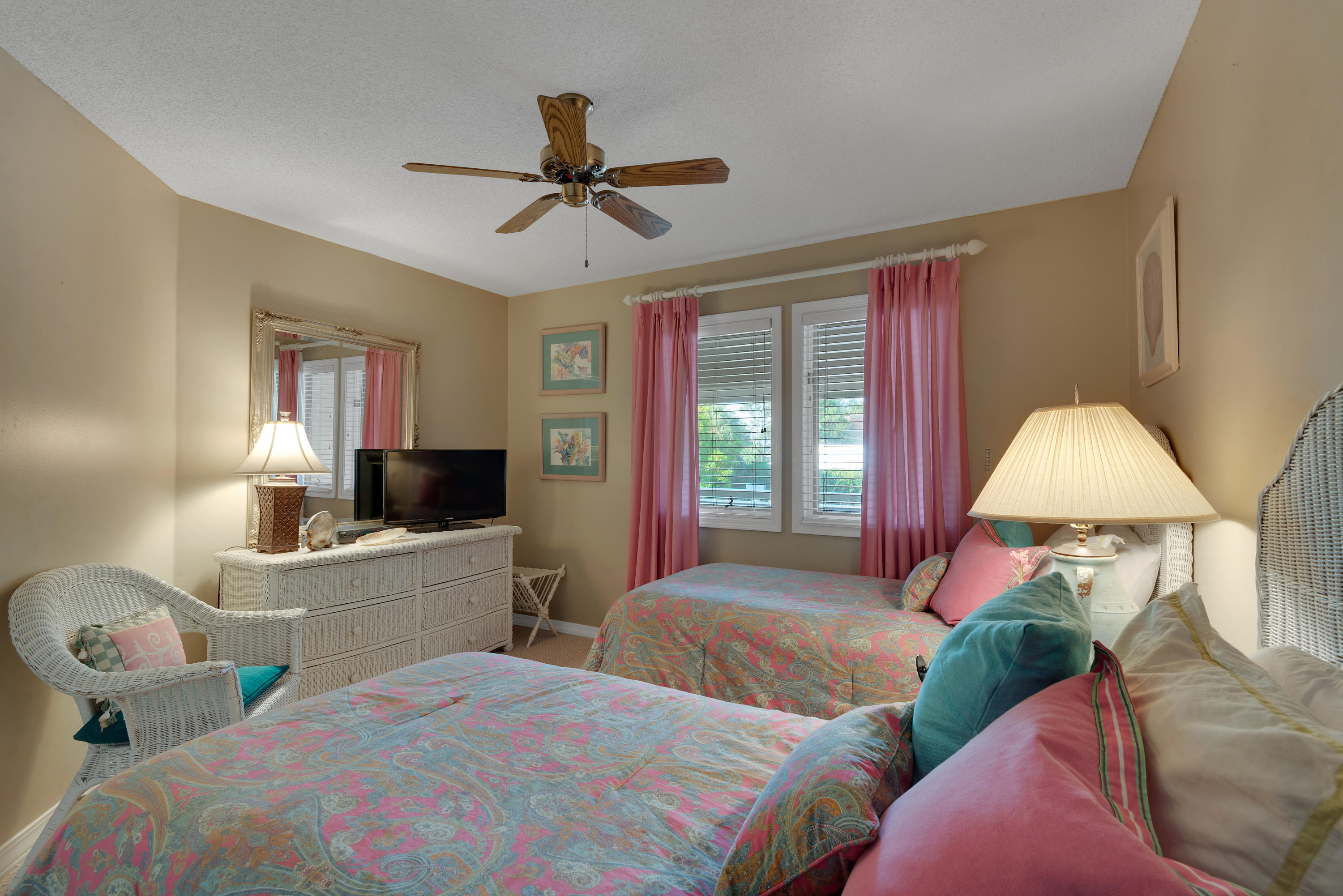 SEASCAPE CONDO PH 7C - Residential