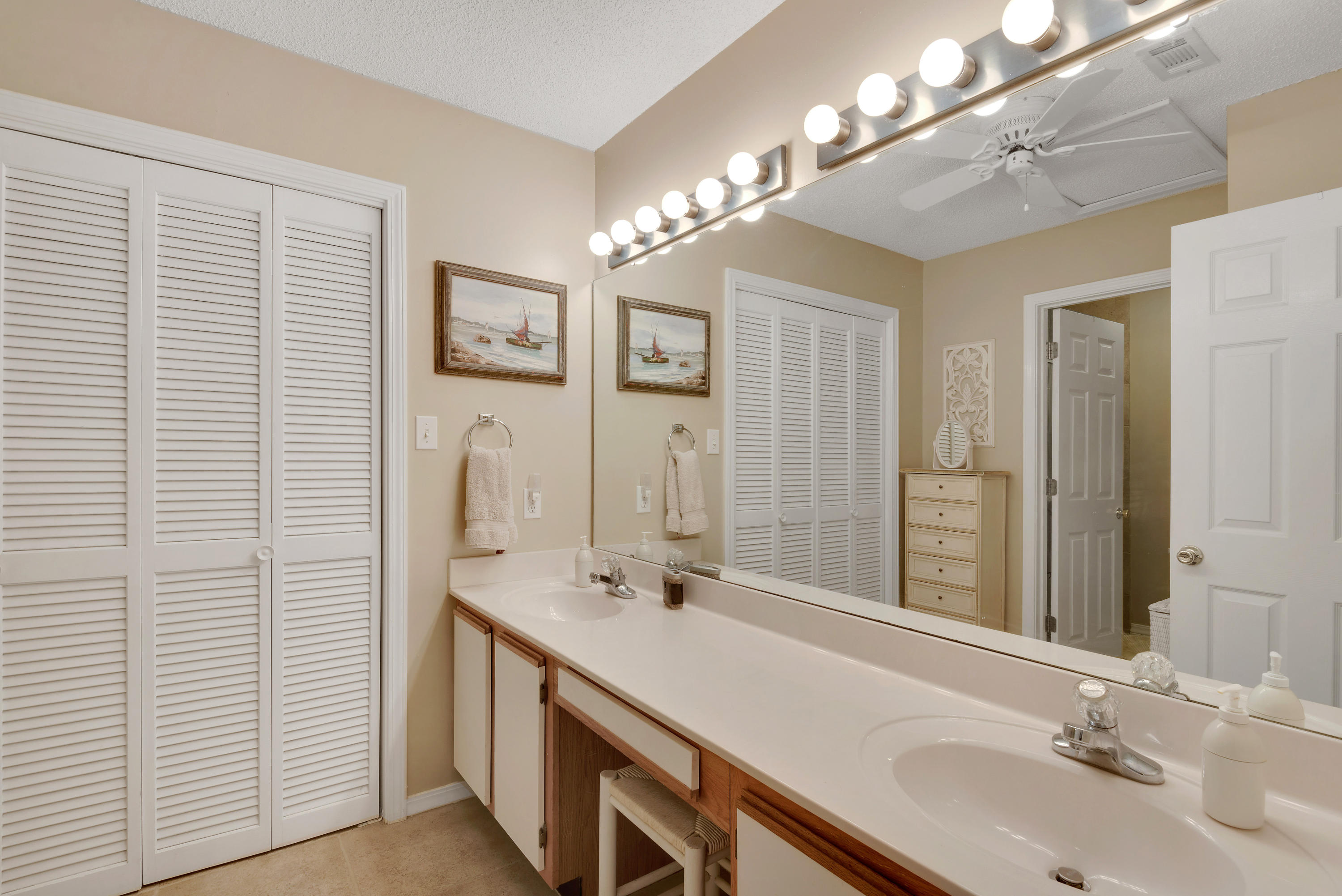 SEASCAPE CONDO PH 7C - Residential