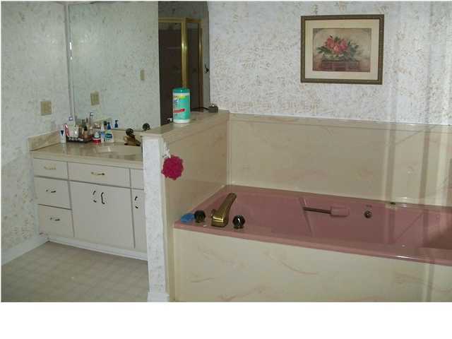 RIVERSIDE NORTH - Residential Lease