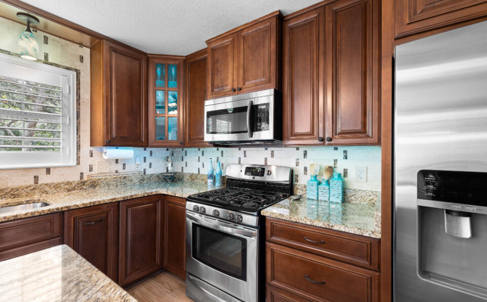 PARKWOOD ESTATES PH 1 BLUEWATER BAY - Residential