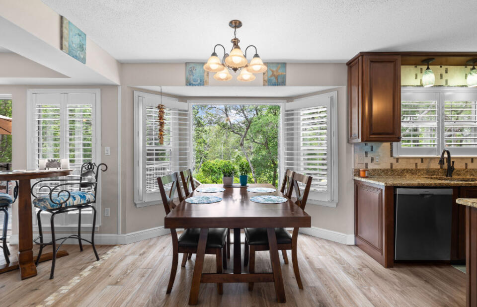 PARKWOOD ESTATES PH 1 BLUEWATER BAY - Residential