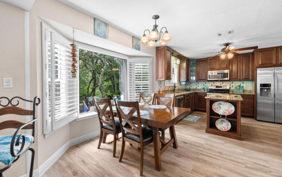 PARKWOOD ESTATES PH 1 BLUEWATER BAY - Residential