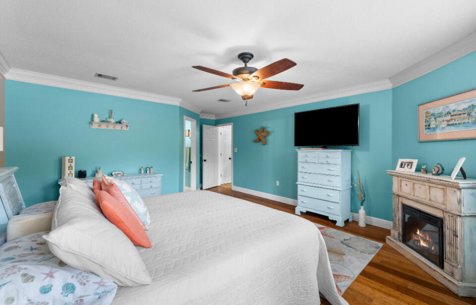 PARKWOOD ESTATES PH 1 BLUEWATER BAY - Residential