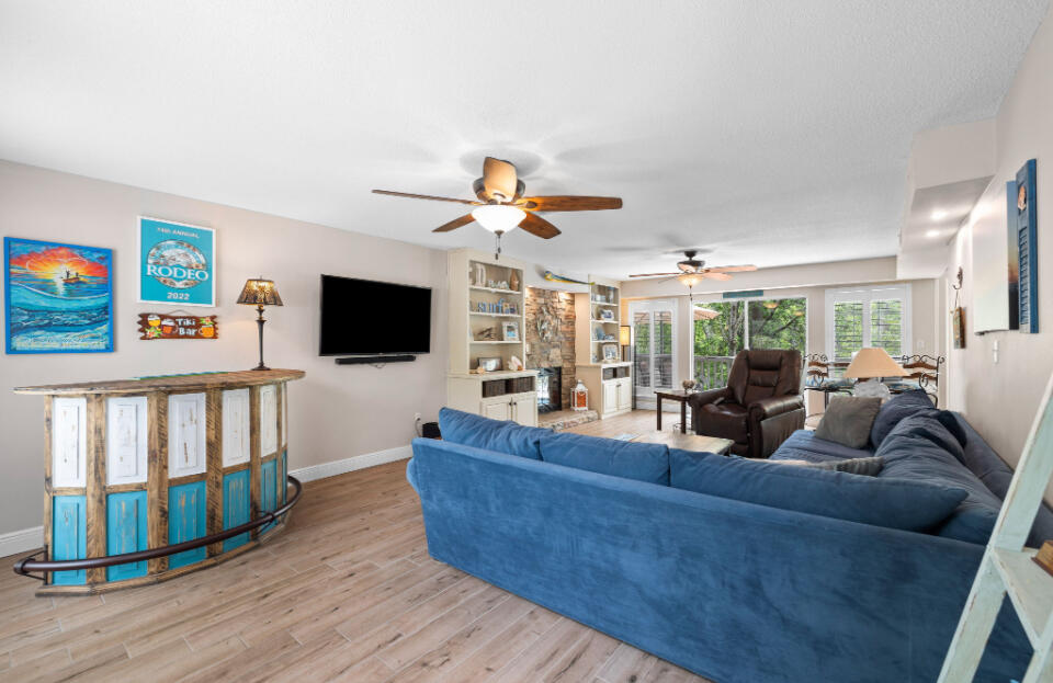 PARKWOOD ESTATES PH 1 BLUEWATER BAY - Residential