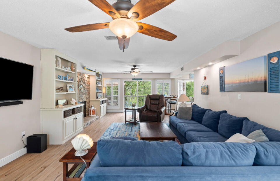 PARKWOOD ESTATES PH 1 BLUEWATER BAY - Residential