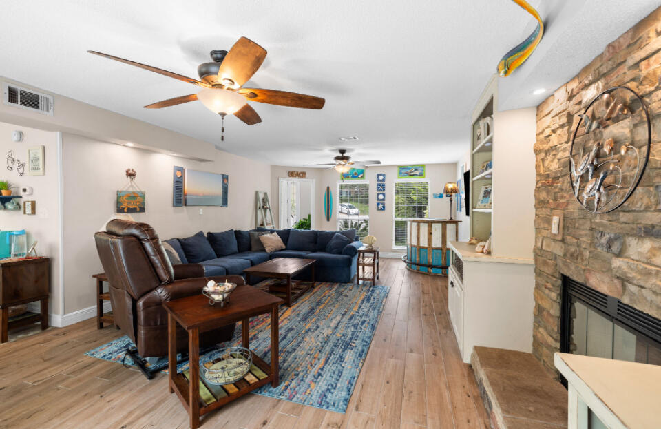 PARKWOOD ESTATES PH 1 BLUEWATER BAY - Residential