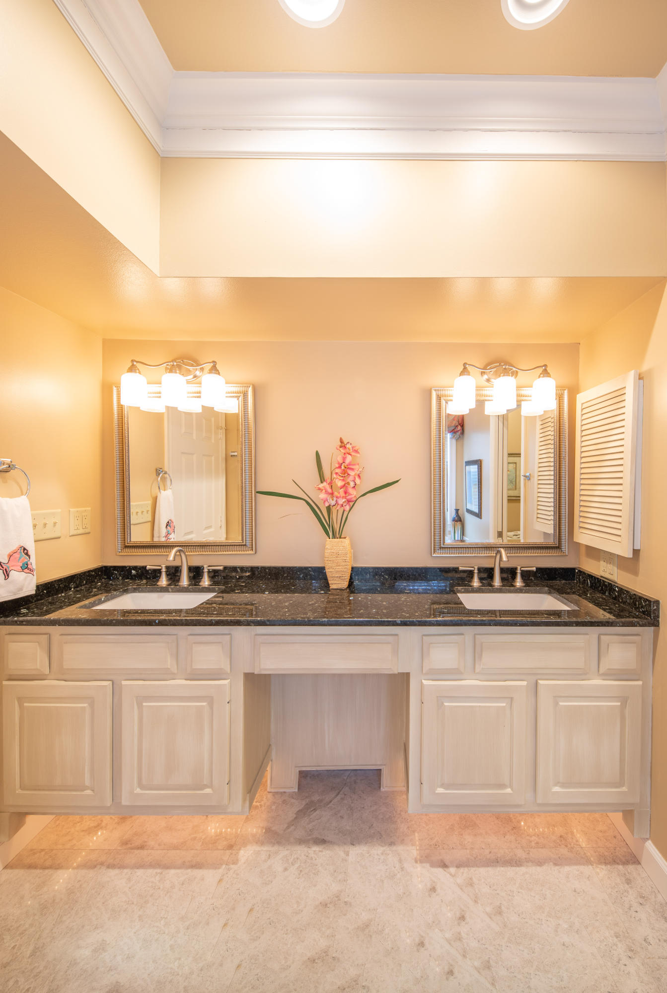 HIDDEN DUNES BEACH VILLAS - Residential